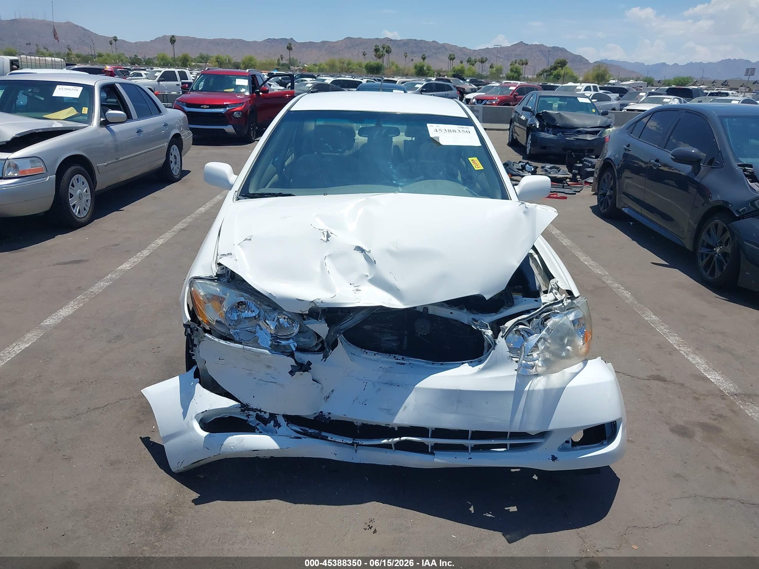 2006 Toyota Corolla Le White vin: JTDBR32E960061977