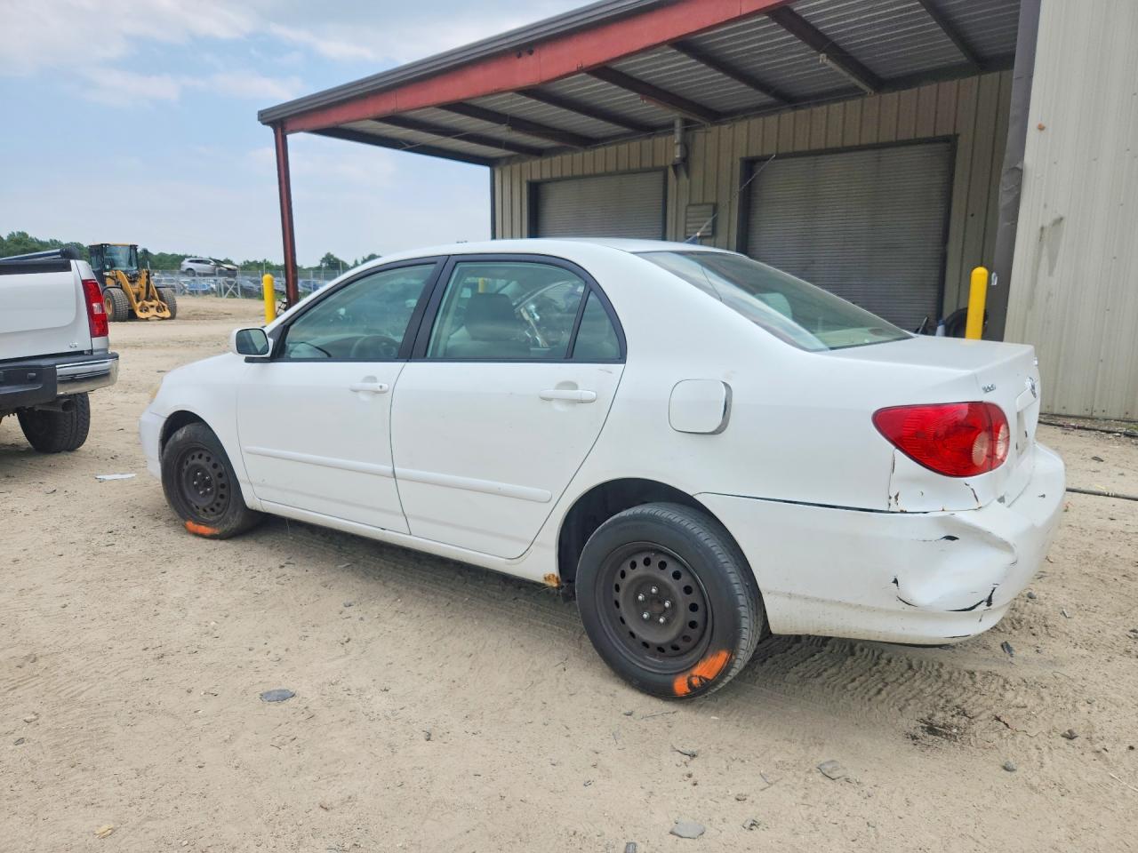 2006 Toyota Corolla Le White vin: JTDBR32E960069318