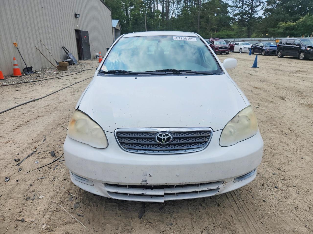 2006 Toyota Corolla Le White vin: JTDBR32E960069318