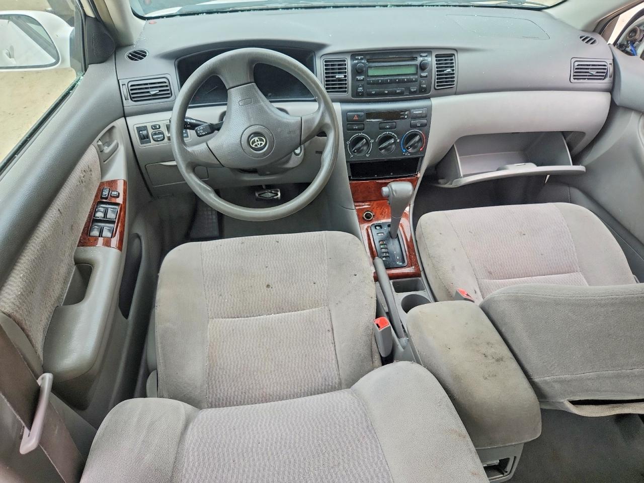 2006 Toyota Corolla Le White vin: JTDBR32E960069318