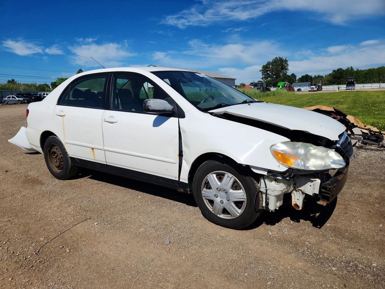 2006 Toyota Corolla Le White vin: JTDBR32E960076172