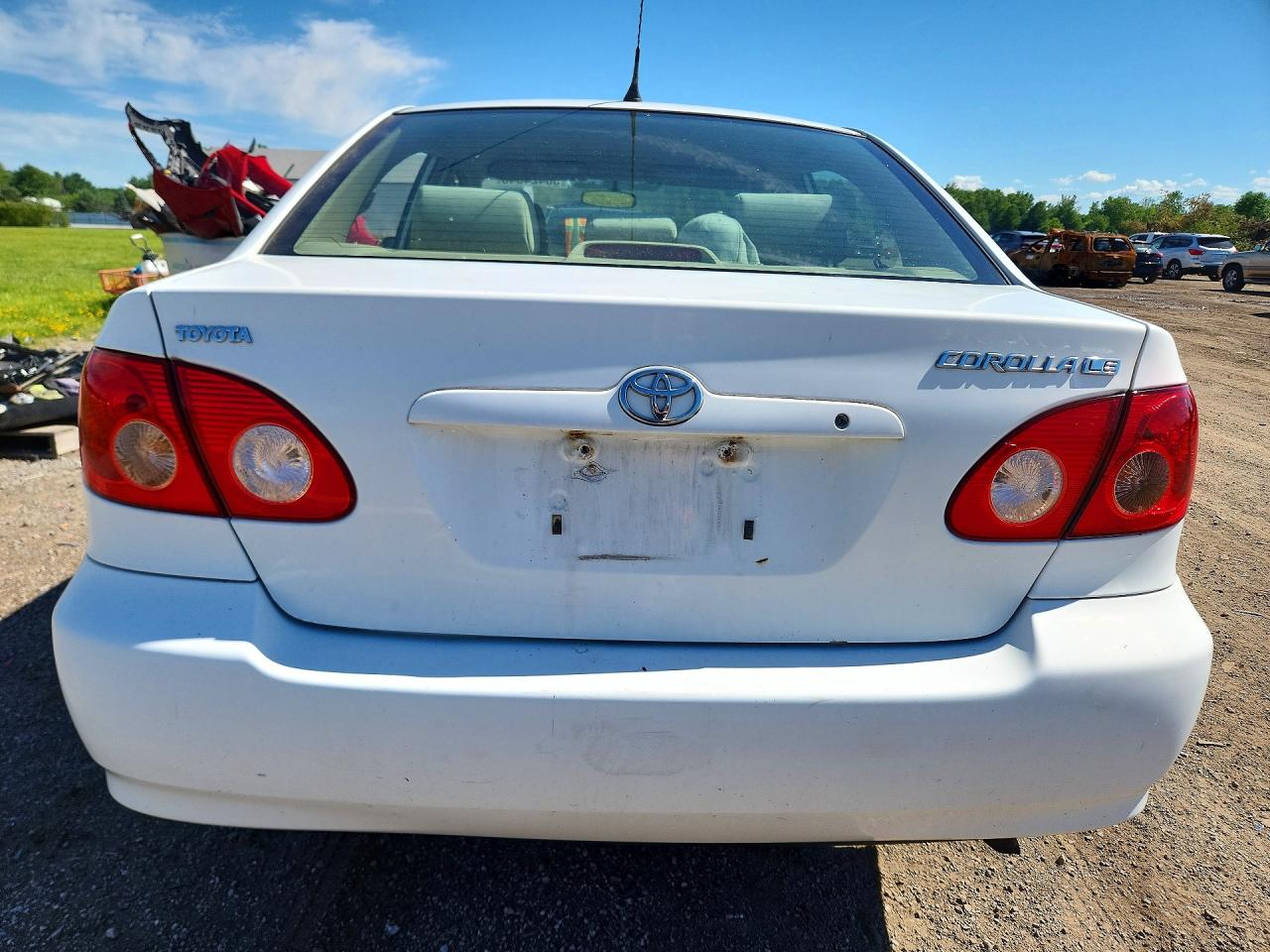 2006 Toyota Corolla Le White vin: JTDBR32E960076172