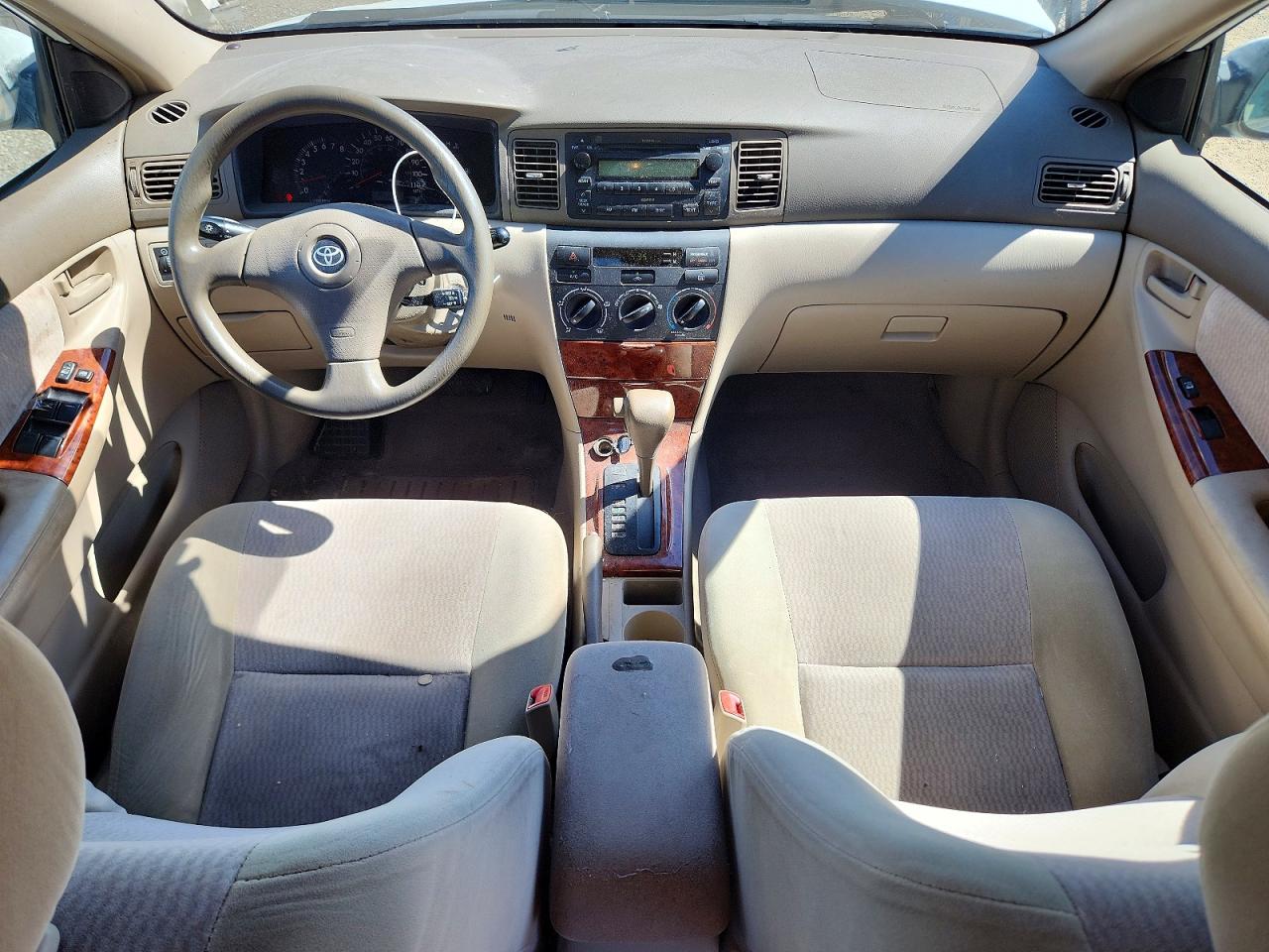 2006 Toyota Corolla Le White vin: JTDBR32E960076172