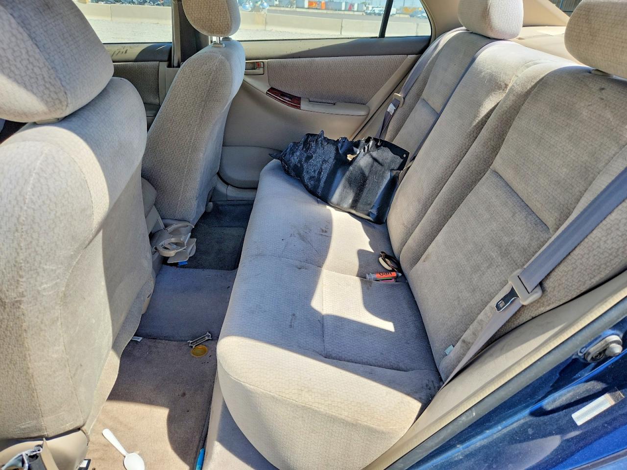 2004 Toyota Corolla Le Blue vin: JTDBR32EX42024146