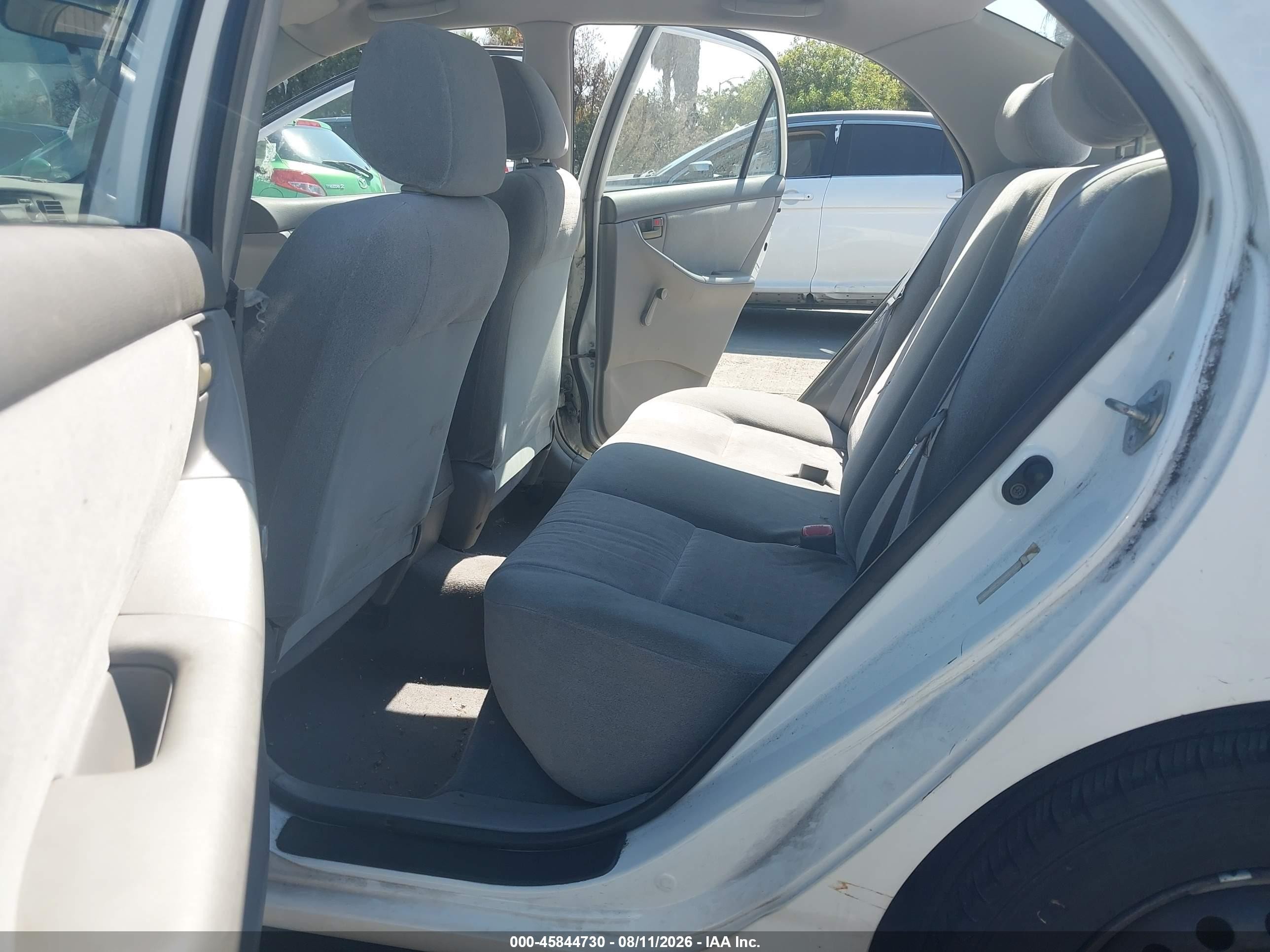 2004 Toyota Corolla Ce White vin: JTDBR32EX42040315