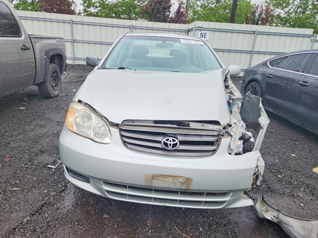 2004 Toyota Corolla Le Silver vin: JTDBR32EX42040329