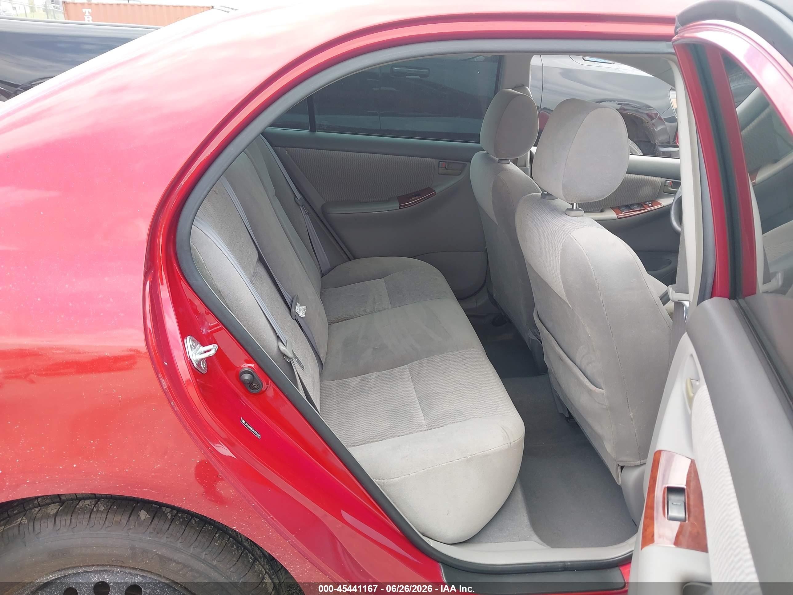 2005 Toyota Corolla Le Red vin: JTDBR32EX50055975