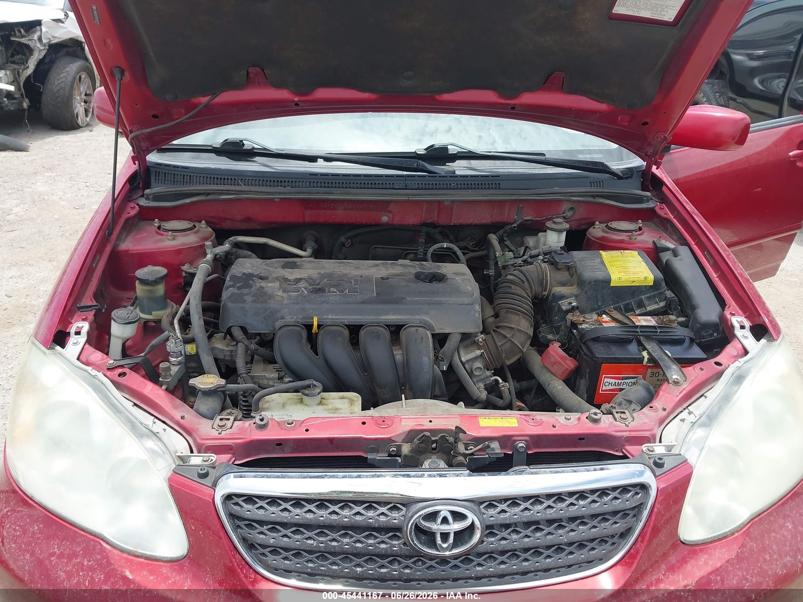 2005 Toyota Corolla Le Red vin: JTDBR32EX50055975