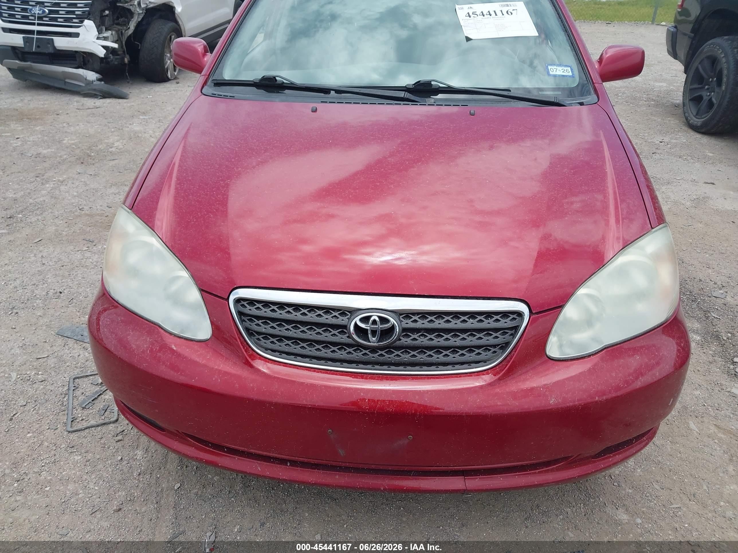 2005 Toyota Corolla Le Red vin: JTDBR32EX50055975