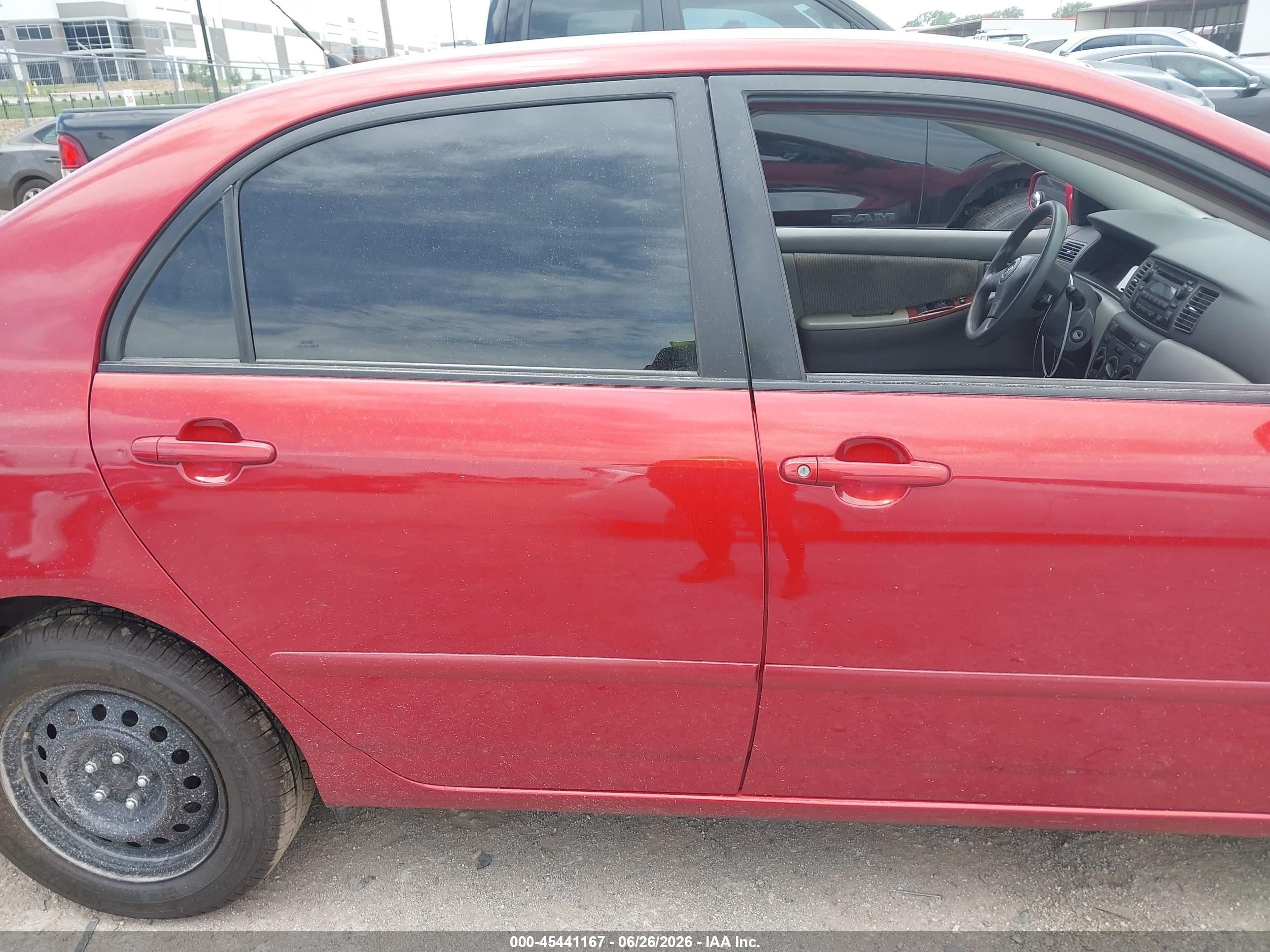 2005 Toyota Corolla Le Red vin: JTDBR32EX50055975