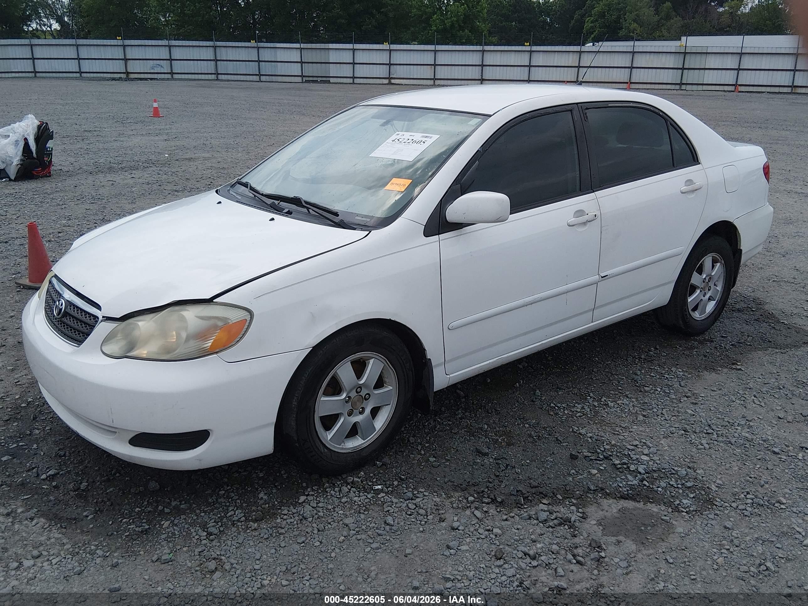 2005 Toyota Corolla Le Белый vin: JTDBR32EX52049775