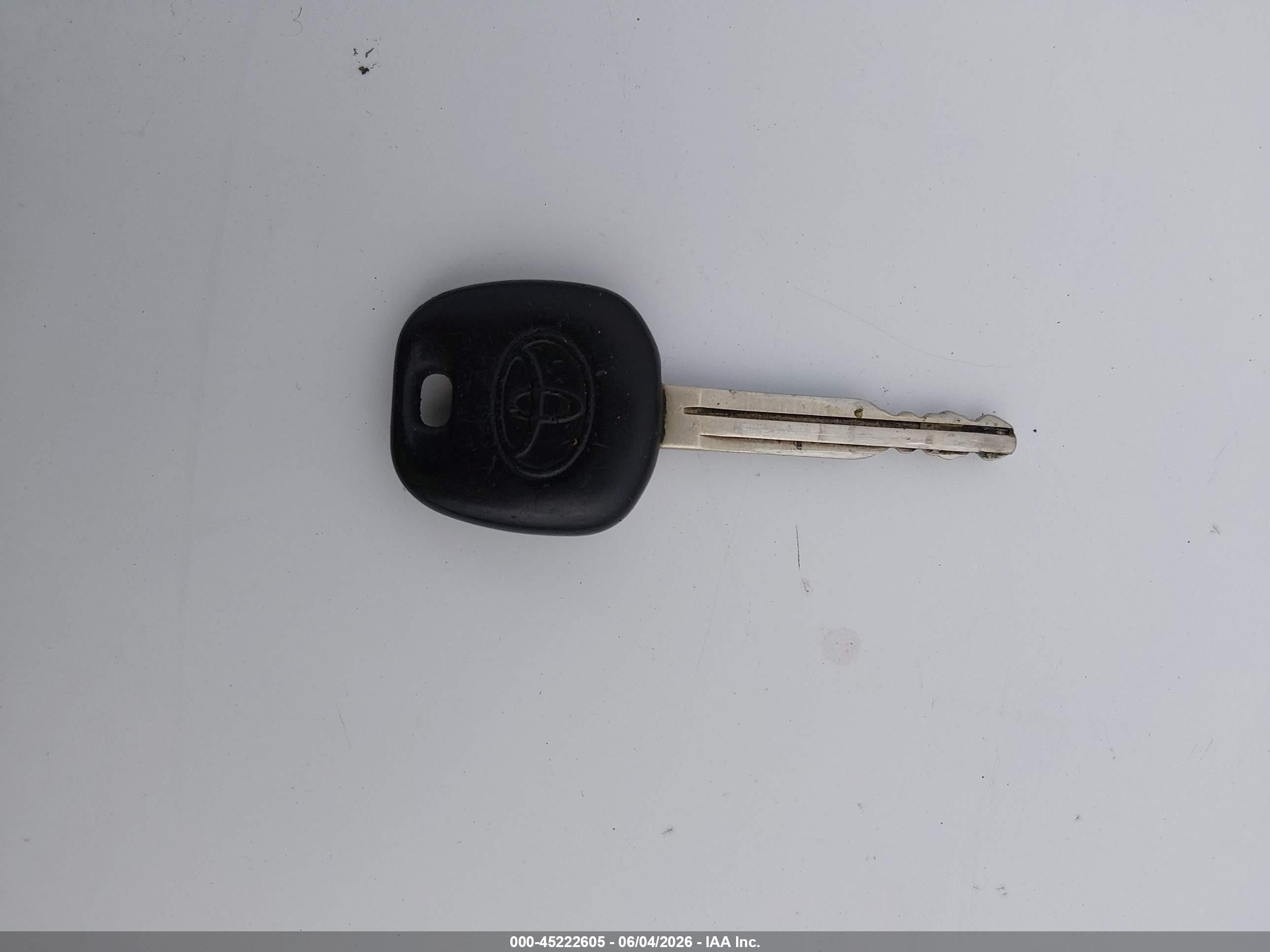 2005 Toyota Corolla Le Белый vin: JTDBR32EX52049775