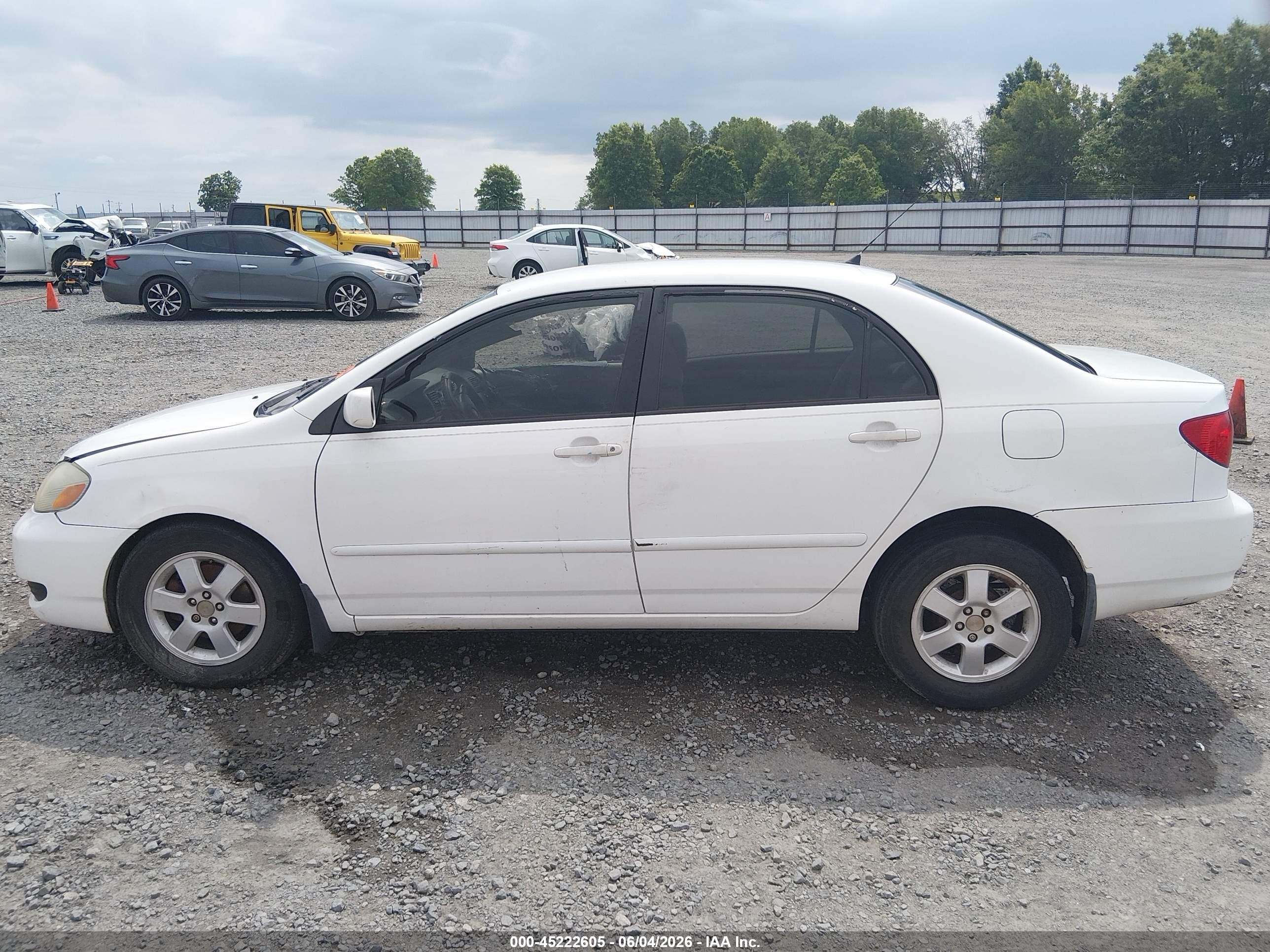 2005 Toyota Corolla Le Белый vin: JTDBR32EX52049775