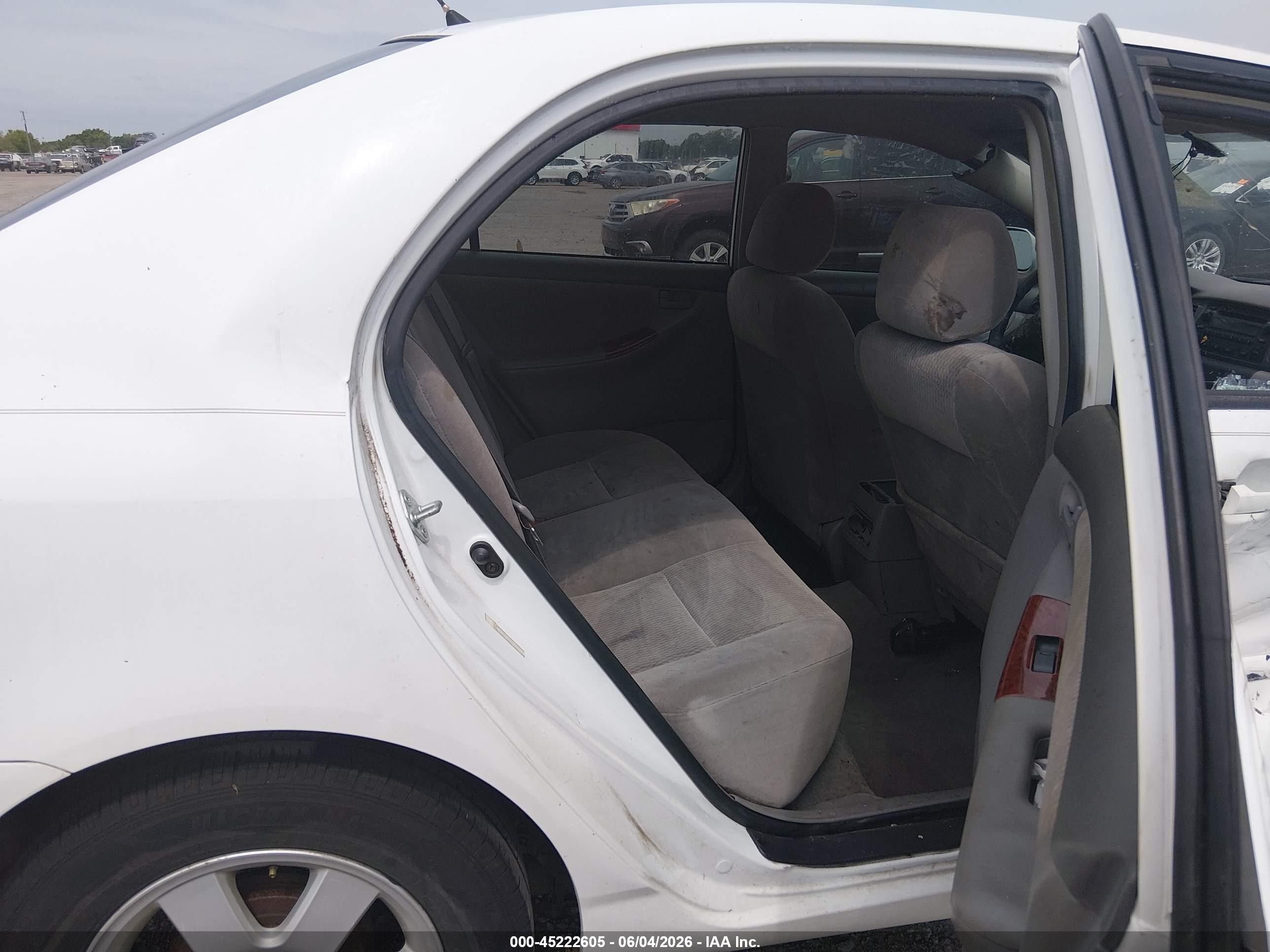 2005 Toyota Corolla Le Белый vin: JTDBR32EX52049775