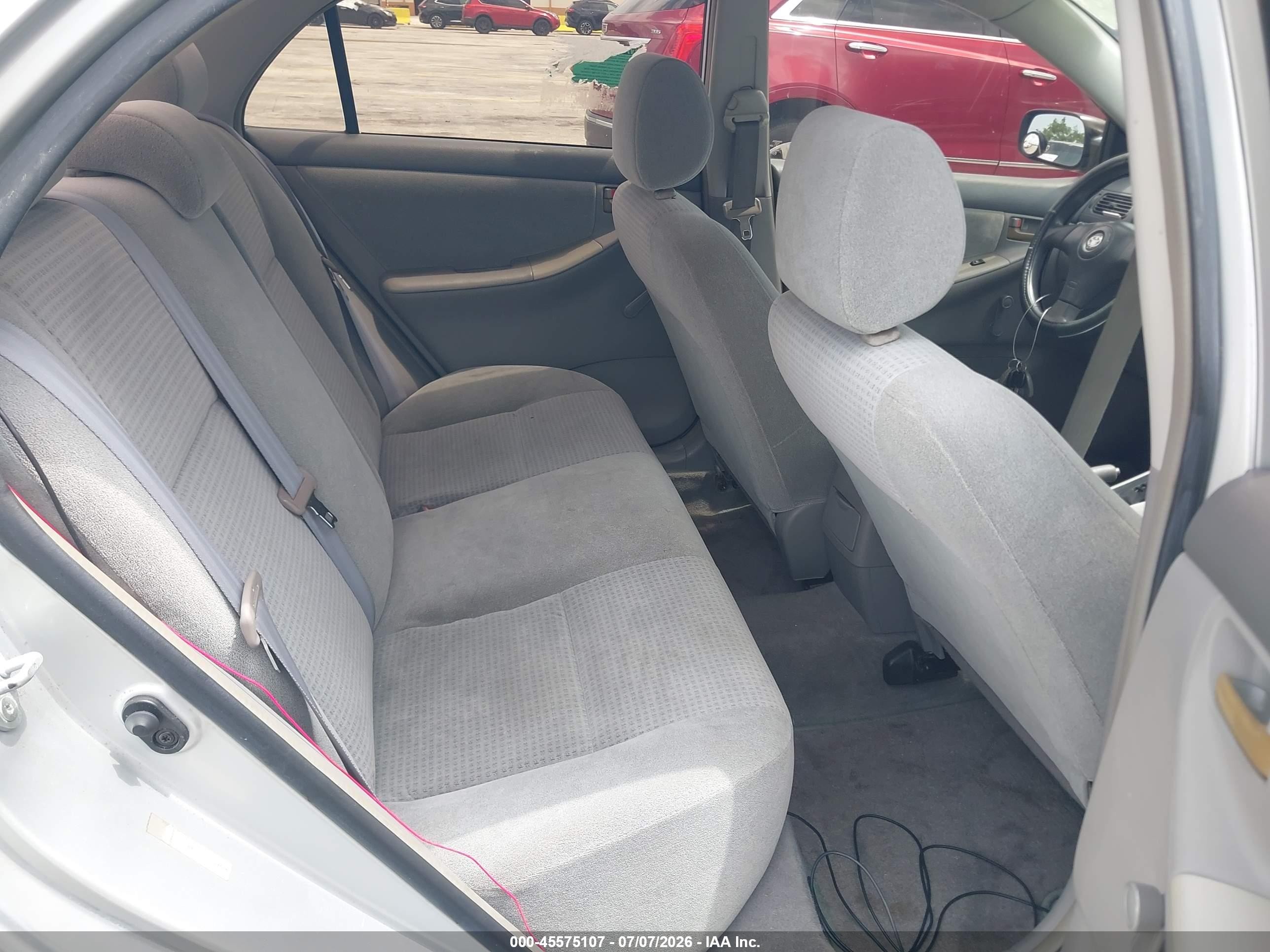 2005 Toyota Corolla Ce Silver vin: JTDBR32EX52059626