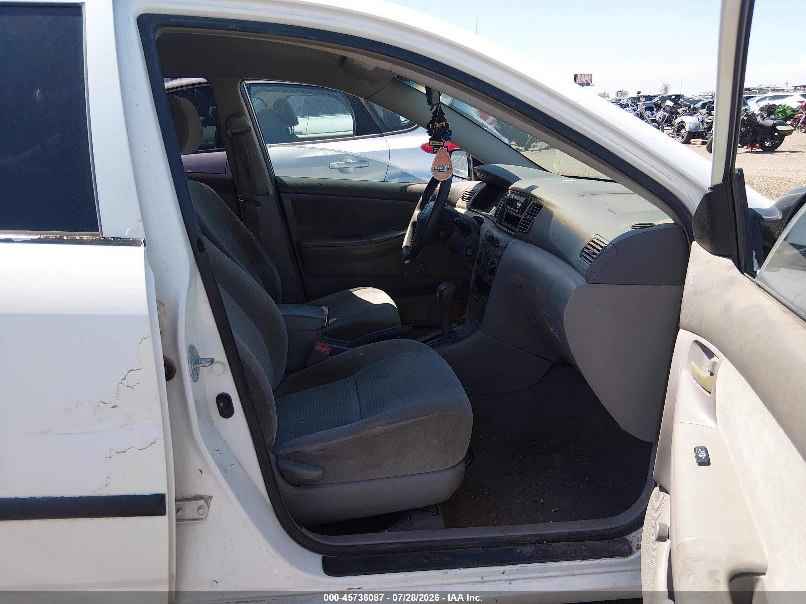 2005 Toyota Corolla Ce White vin: JTDBR32EX52067077