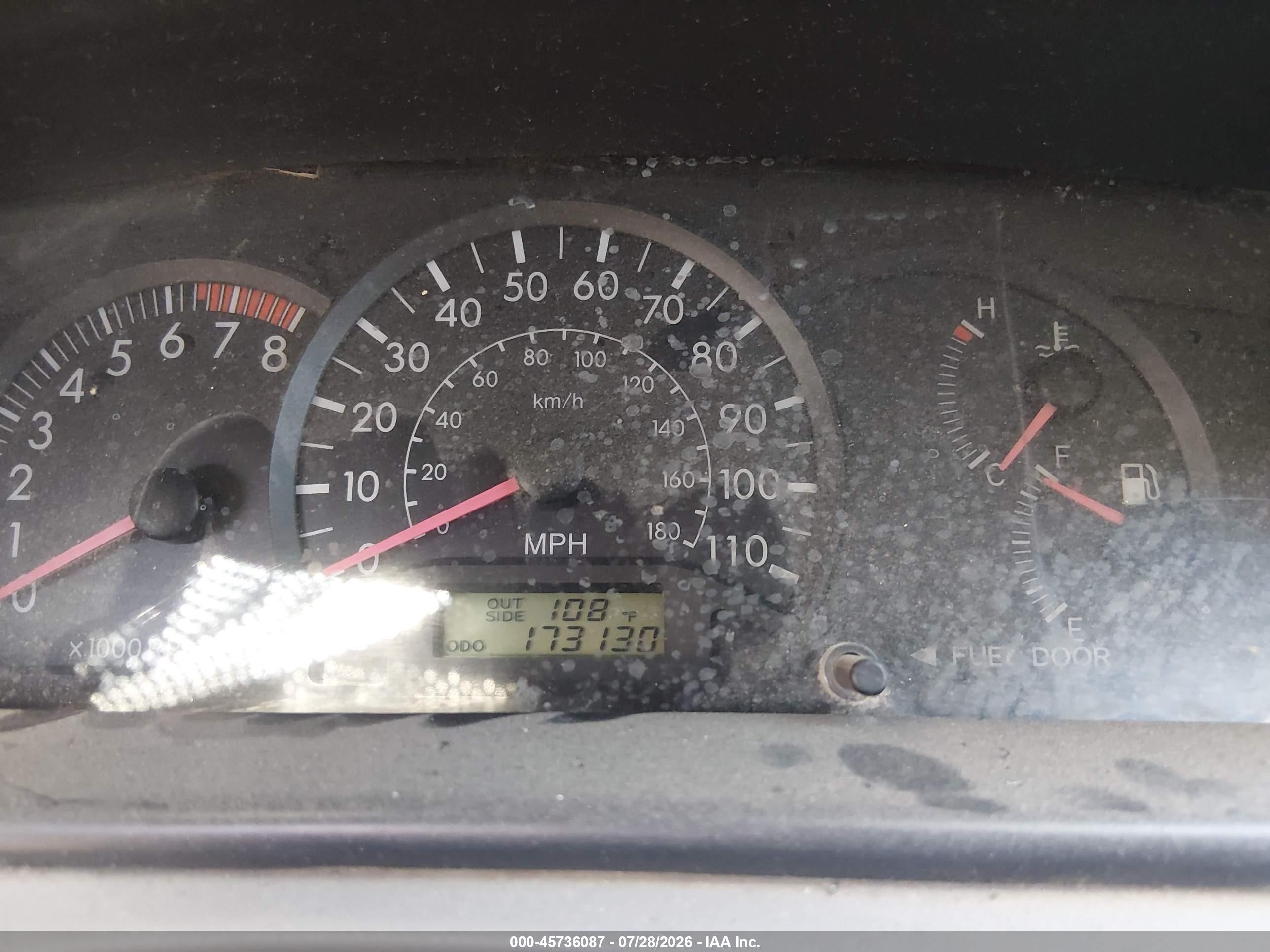 2005 Toyota Corolla Ce White vin: JTDBR32EX52067077