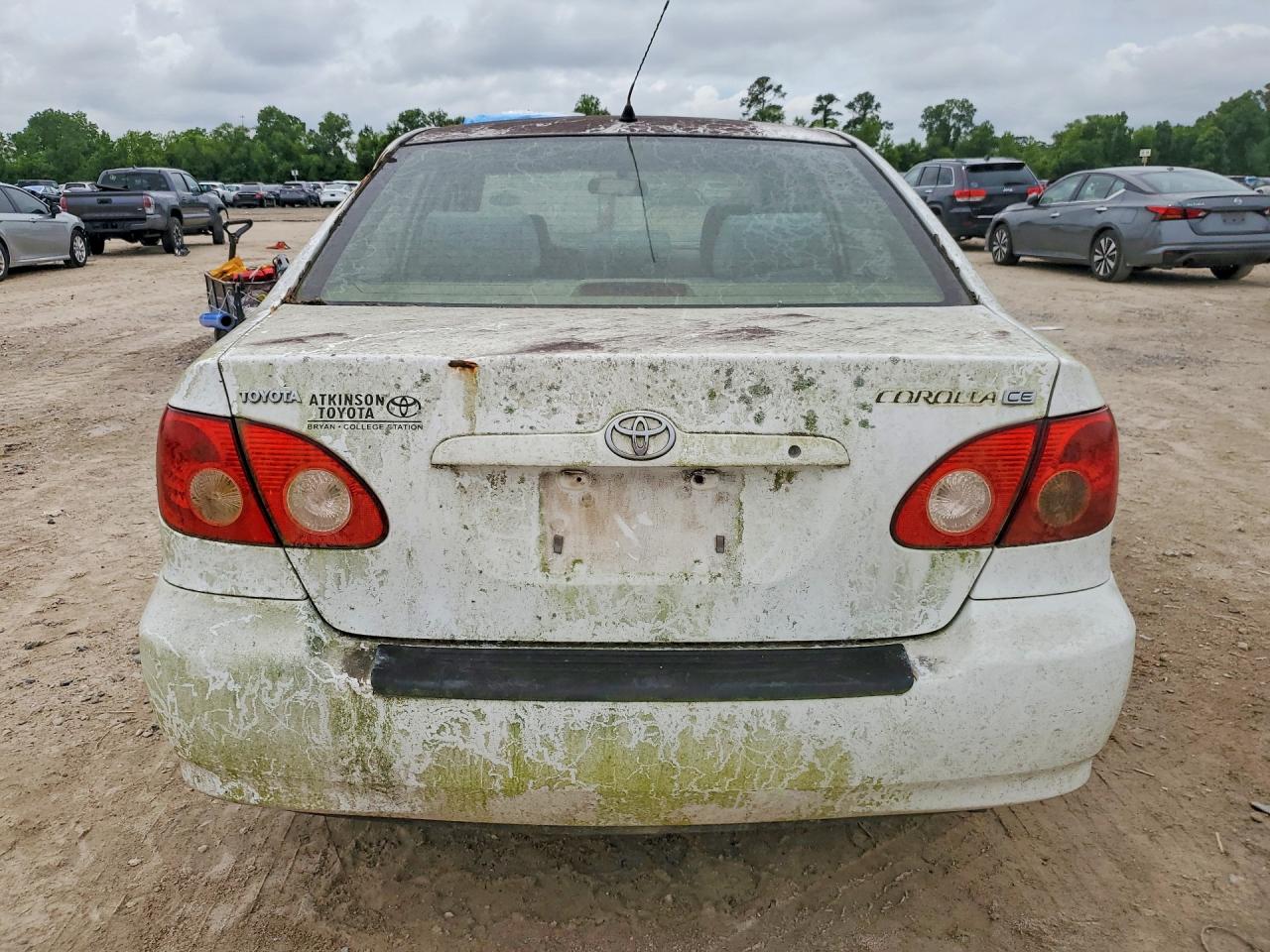 2006 Toyota Corolla Ce White vin: JTDBR32EX60072325