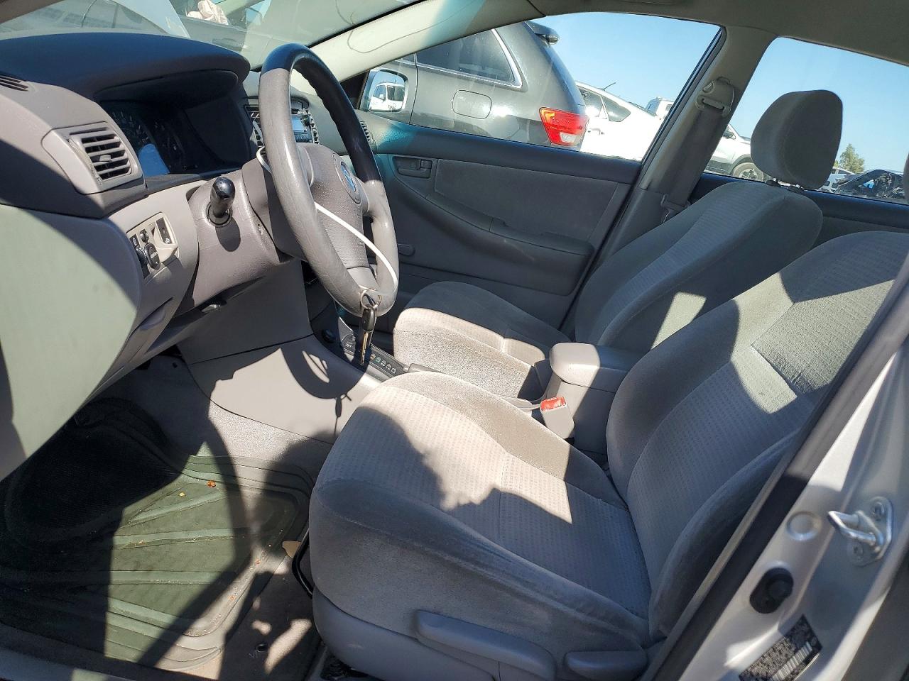 2006 Toyota Corolla Ce Silver vin: JTDBR32EX60077685