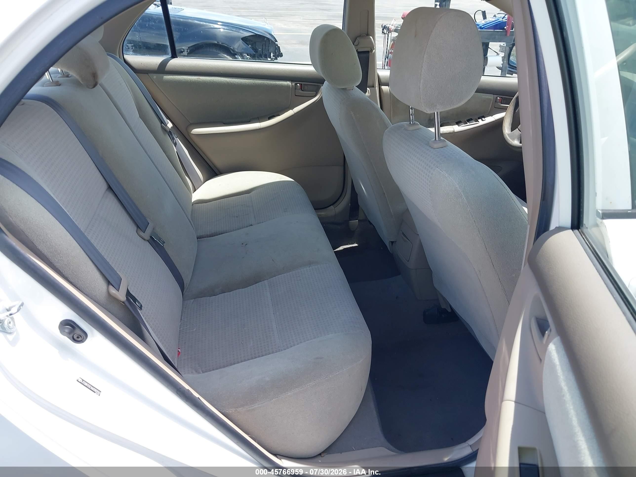 2006 Toyota Corolla Ce White vin: JTDBR32EX60082501