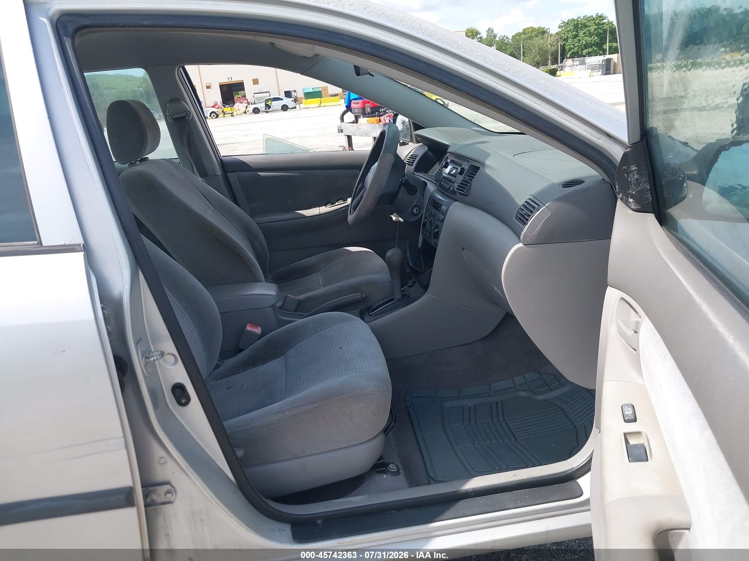 2007 Toyota Corolla Ce Silver vin: JTDBR32EX70114171