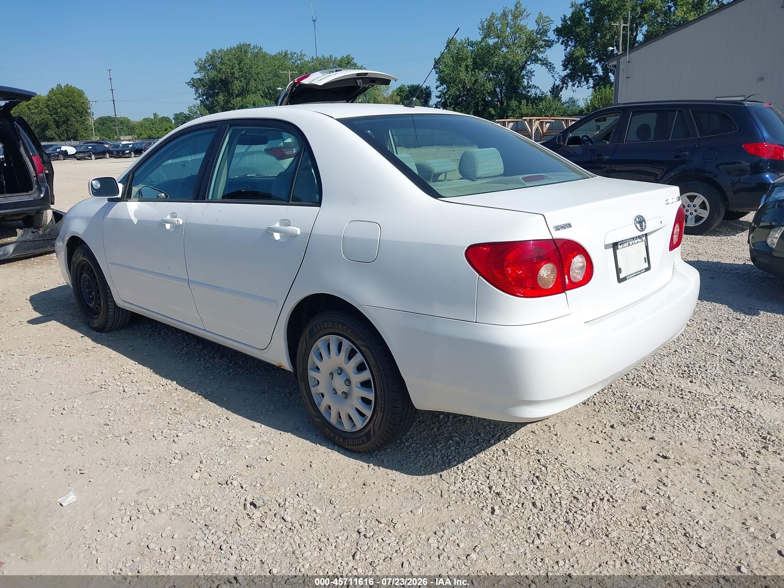 2007 Toyota Corolla Le White vin: JTDBR32EX70116583
