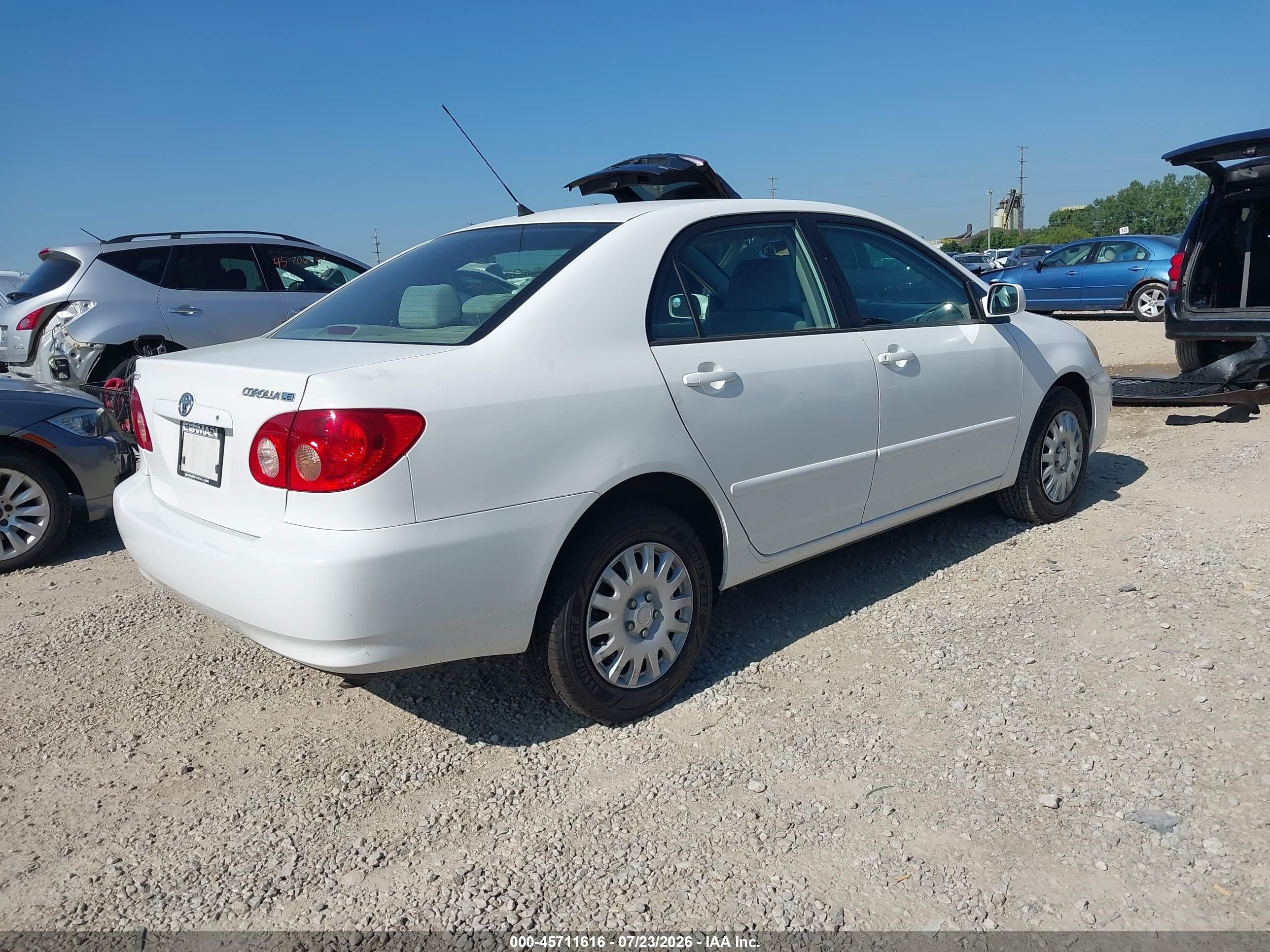 2007 Toyota Corolla Le White vin: JTDBR32EX70116583