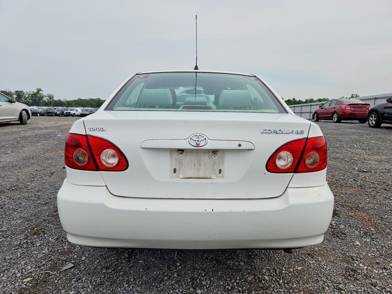 2007 Toyota Corolla Le White vin: JTDBR32EX70124733