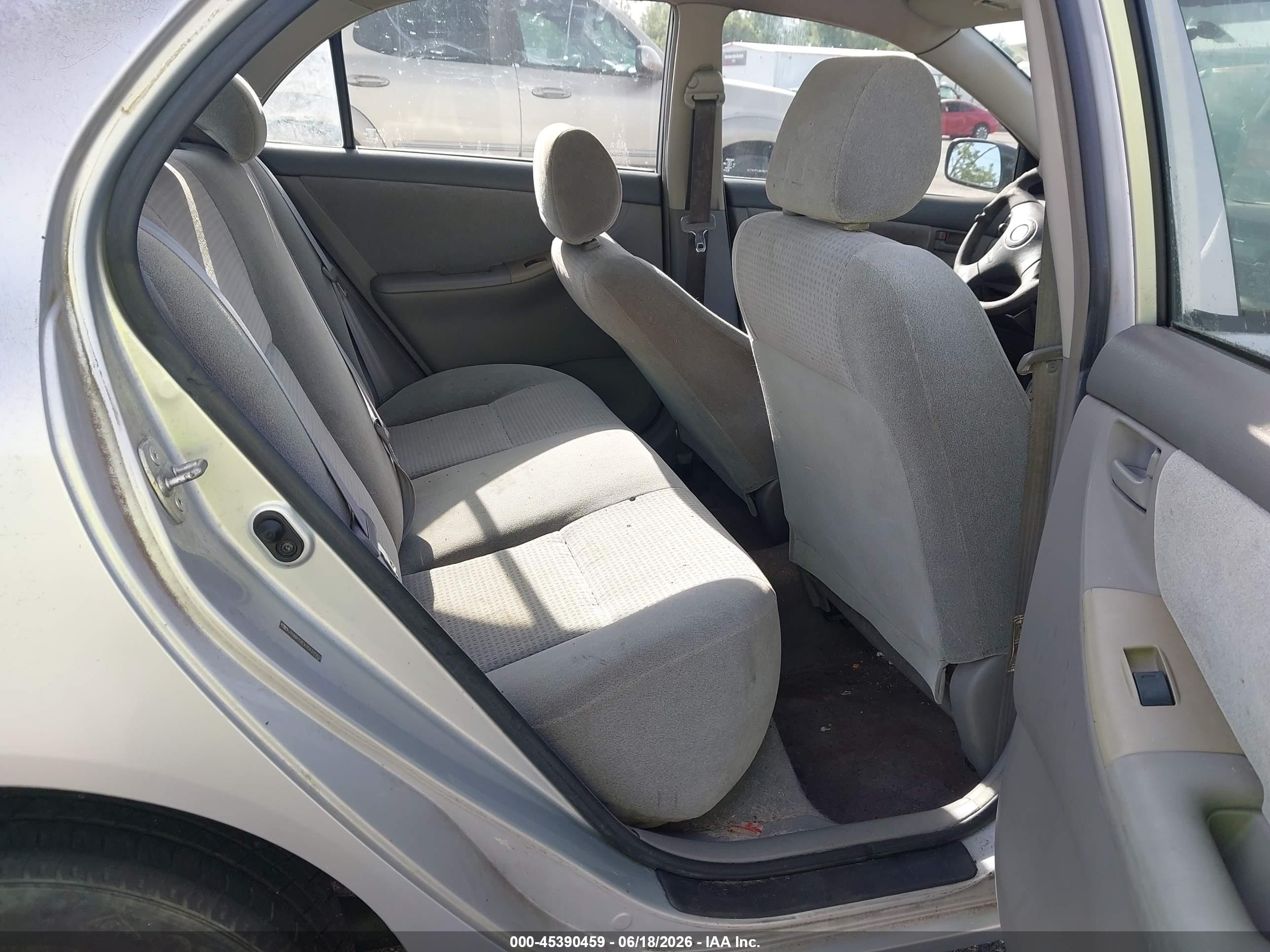 2007 Toyota Corolla Ce Silver vin: JTDBR32EX70127552