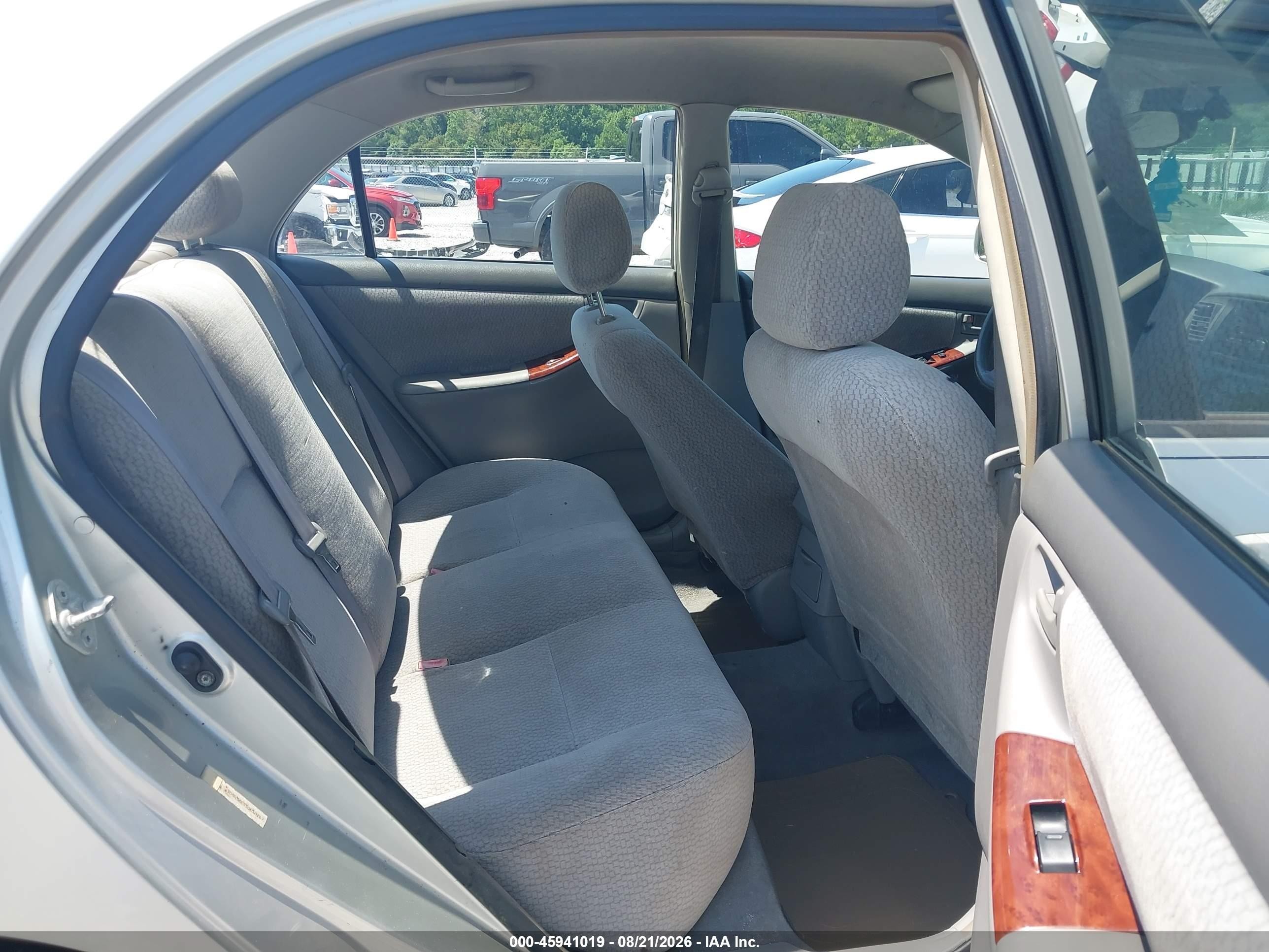 2003 Toyota Corolla Le Серый vin: JTDBR38E330010767
