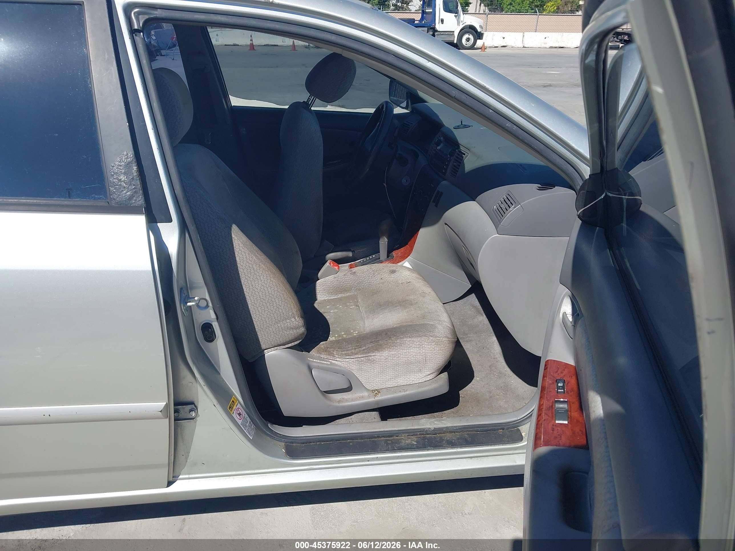 2004 Toyota Corolla Le Silver vin: JTDBR38E342022620