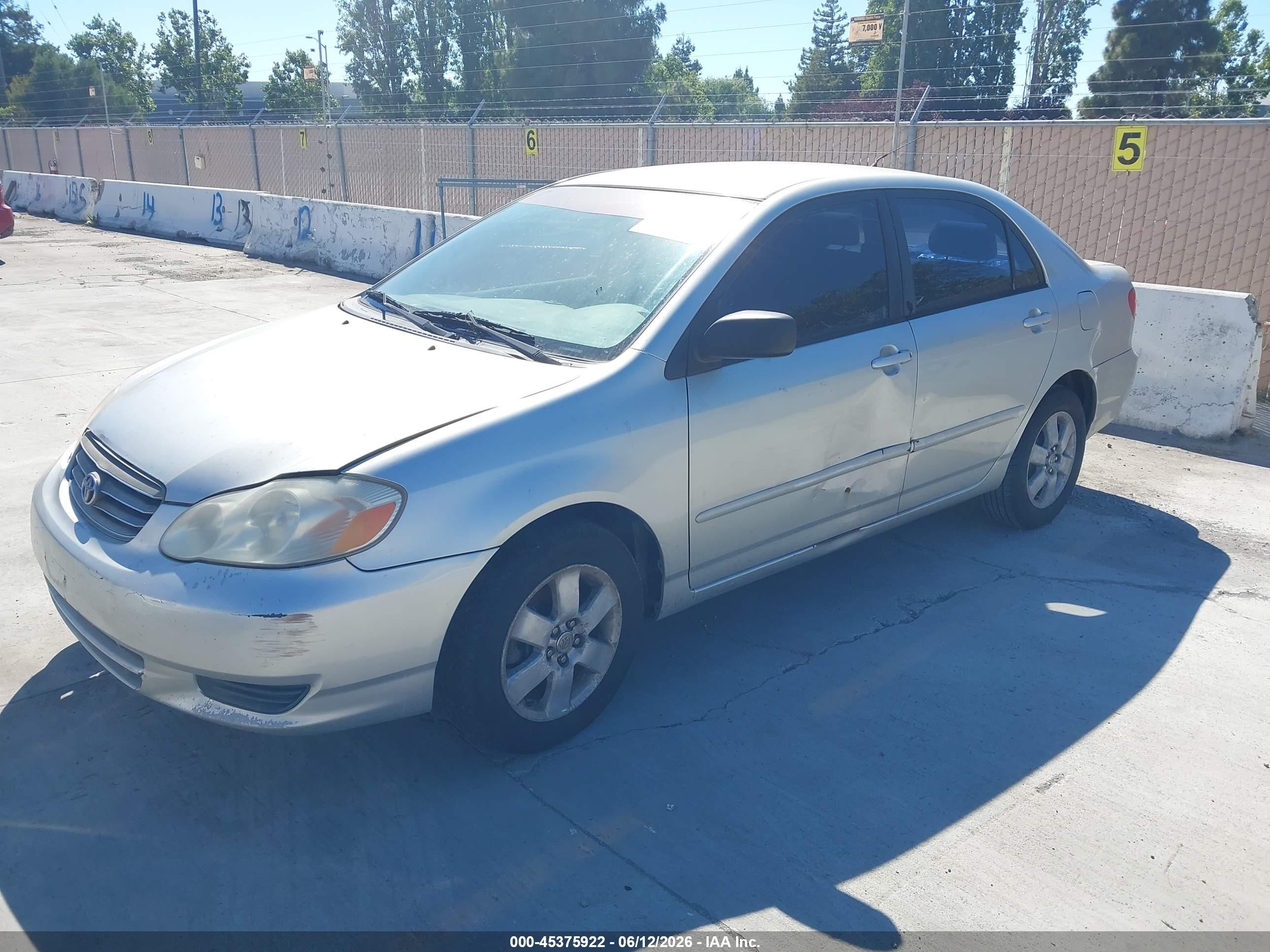2004 Toyota Corolla Le Silver vin: JTDBR38E342022620