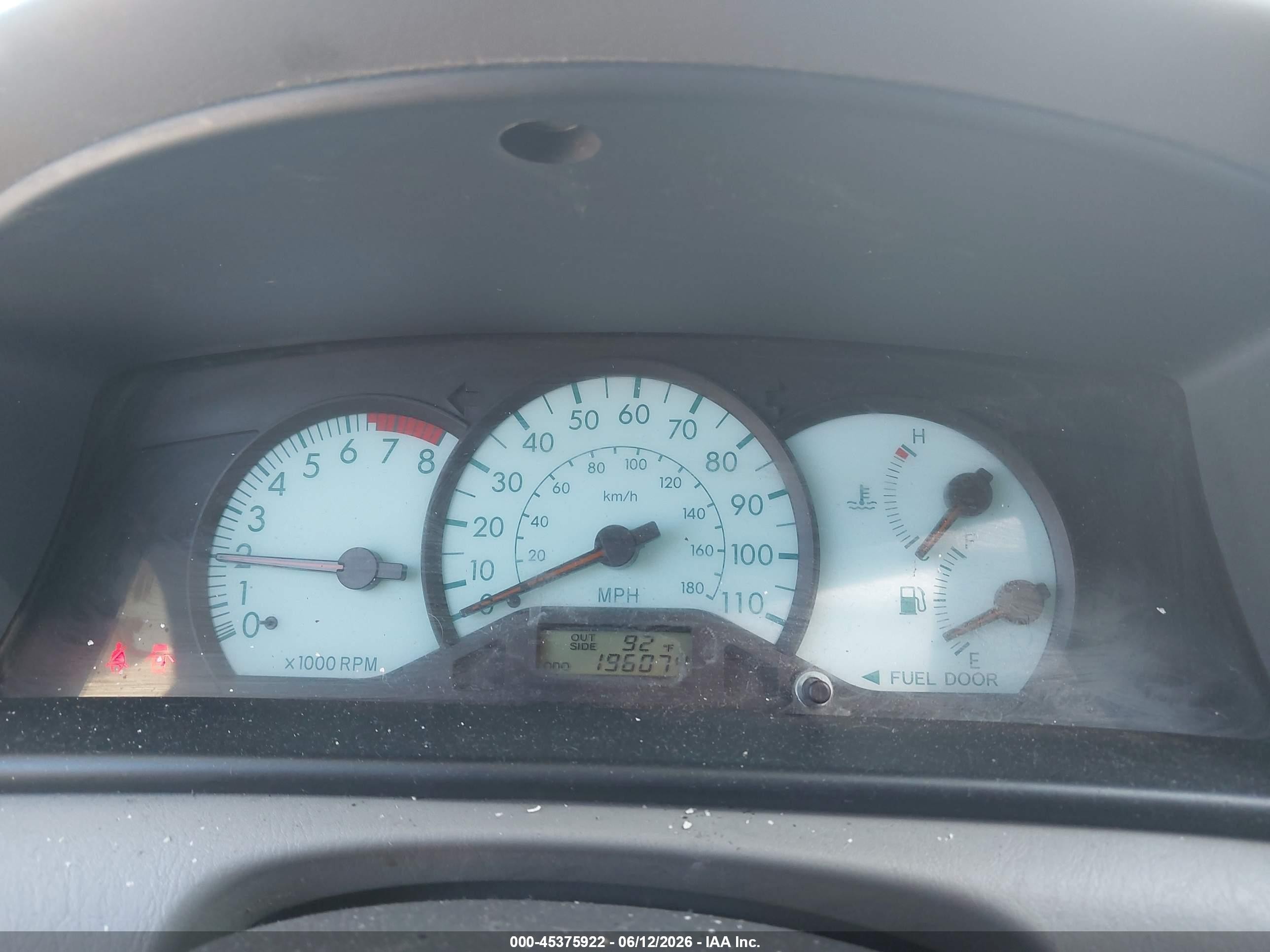 2004 Toyota Corolla Le Silver vin: JTDBR38E342022620