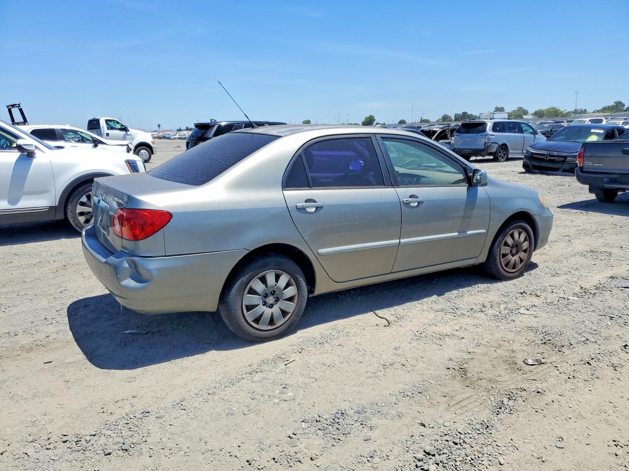 2004 Toyota Corolla Ce 4d Sedan Silver vin: JTDBR38E942026879