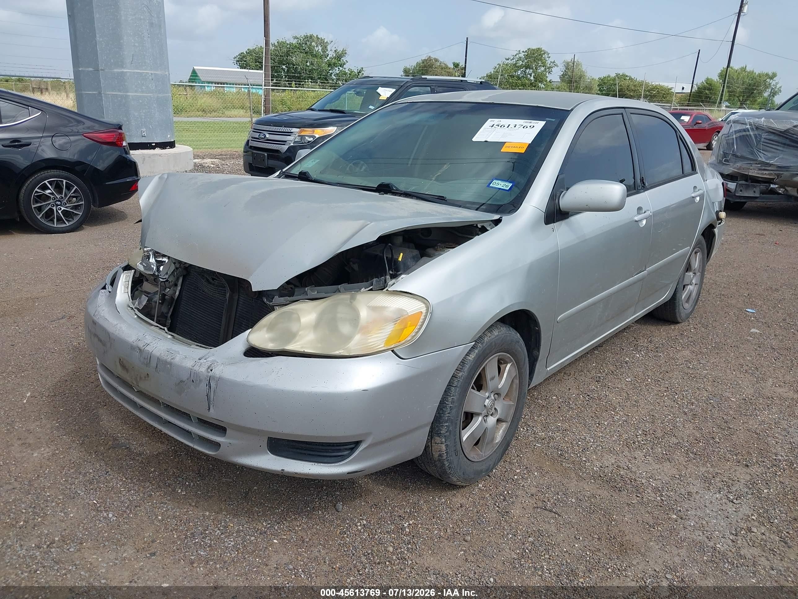 2004 Toyota Corolla Le Gold vin: JTDBR38E942044783