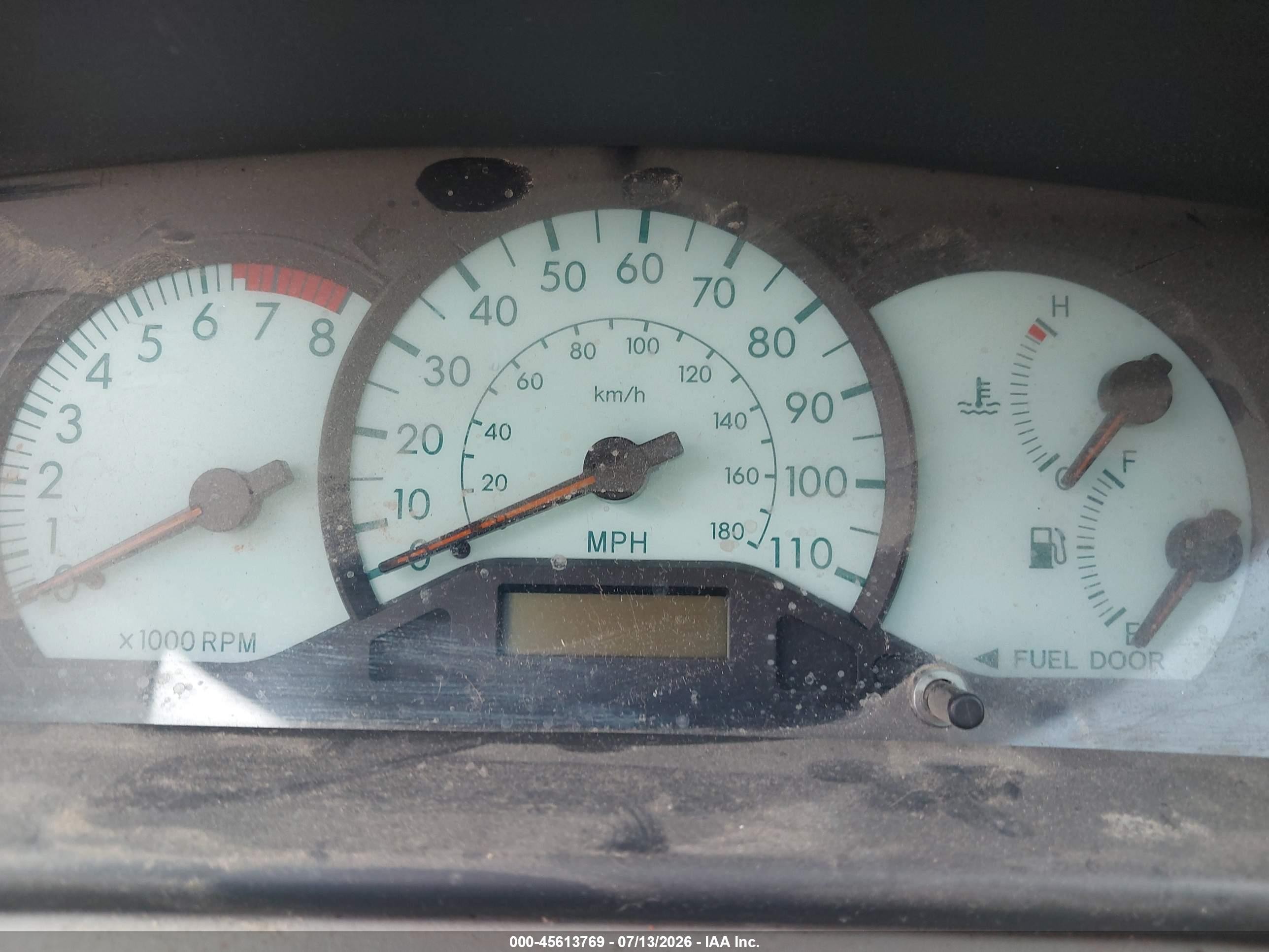 2004 Toyota Corolla Le Gold vin: JTDBR38E942044783