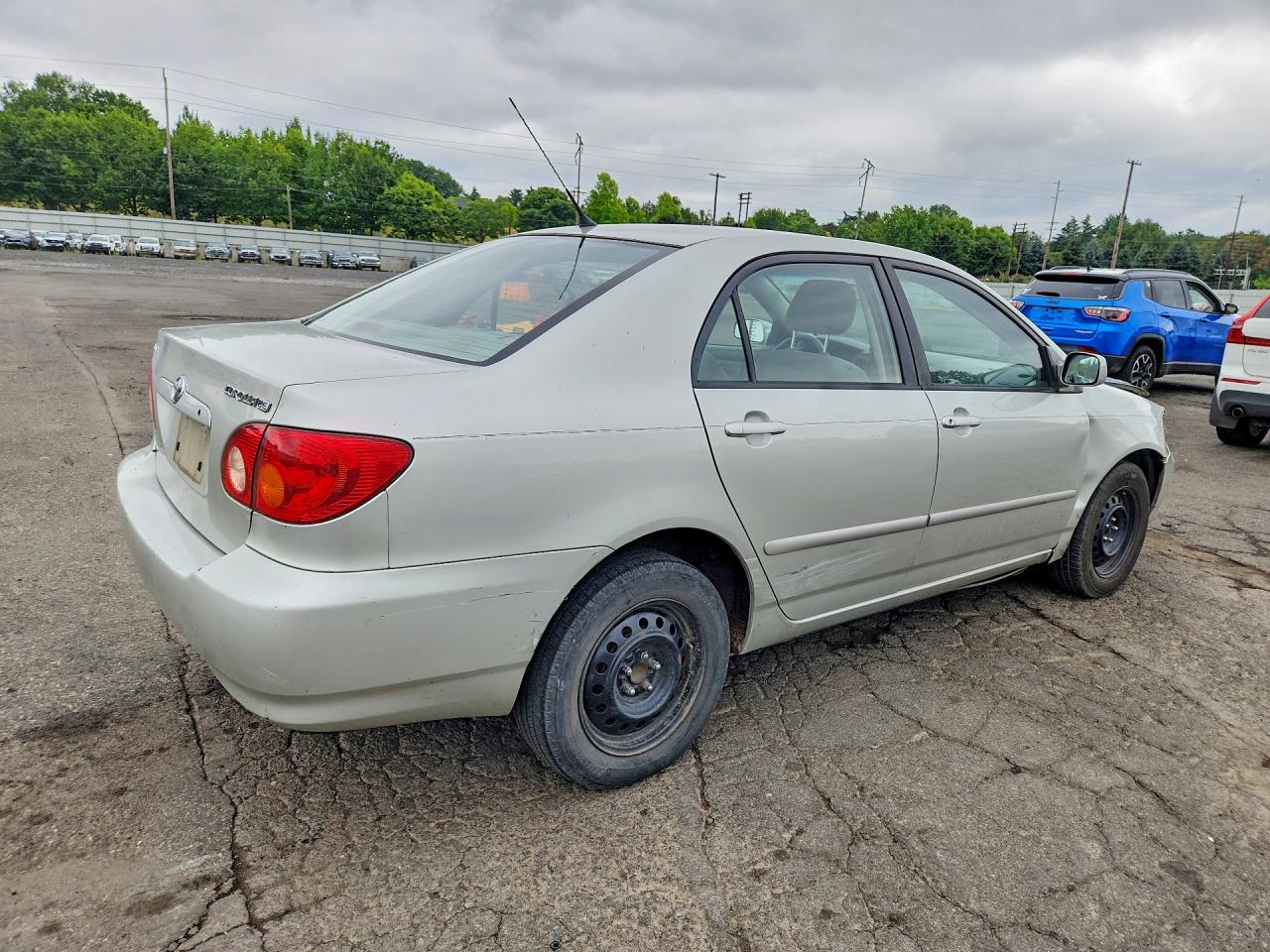 2004 Toyota Corolla Le Silver vin: JTDBR38EX42023117