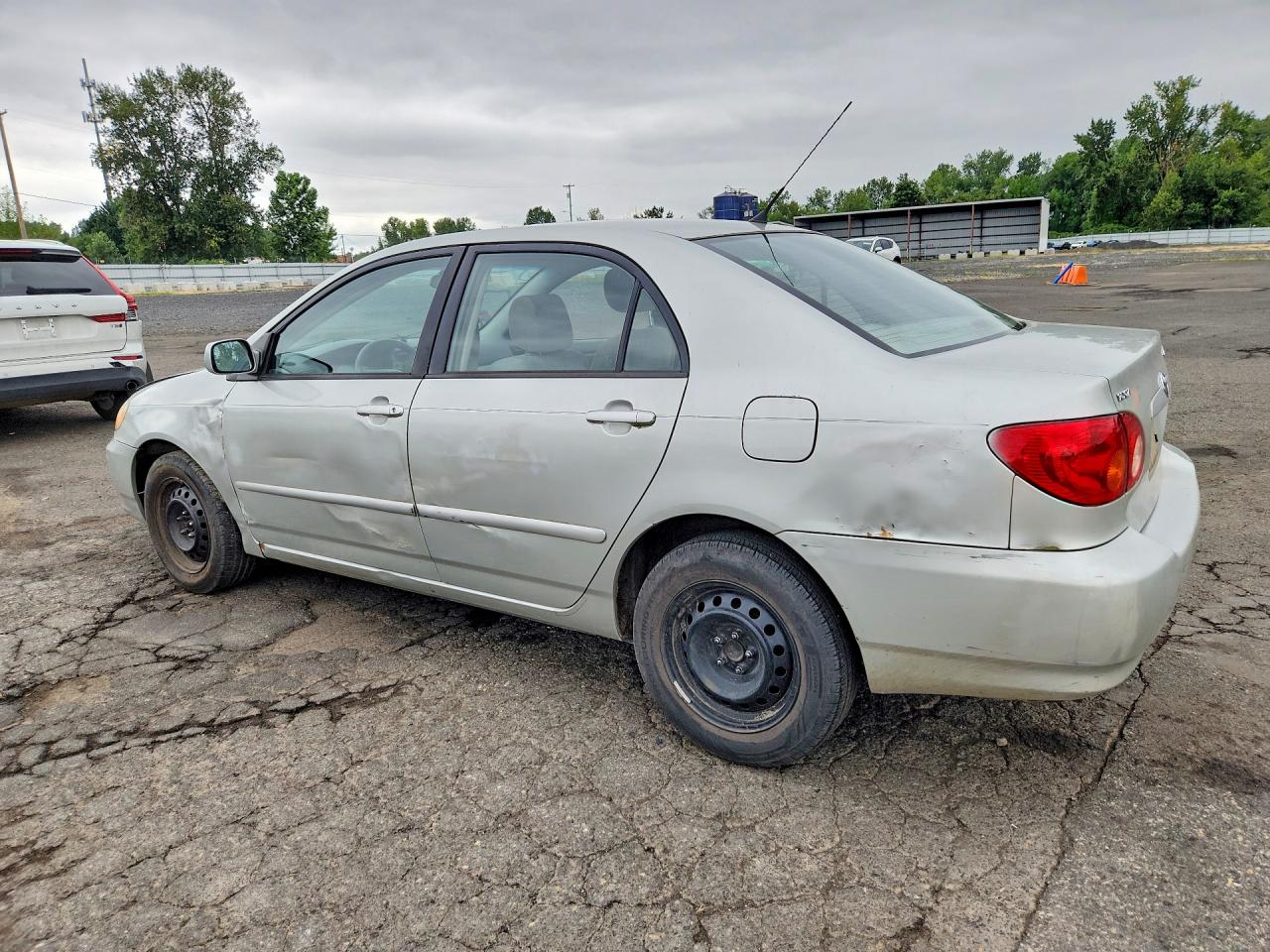 2004 Toyota Corolla Le Silver vin: JTDBR38EX42023117