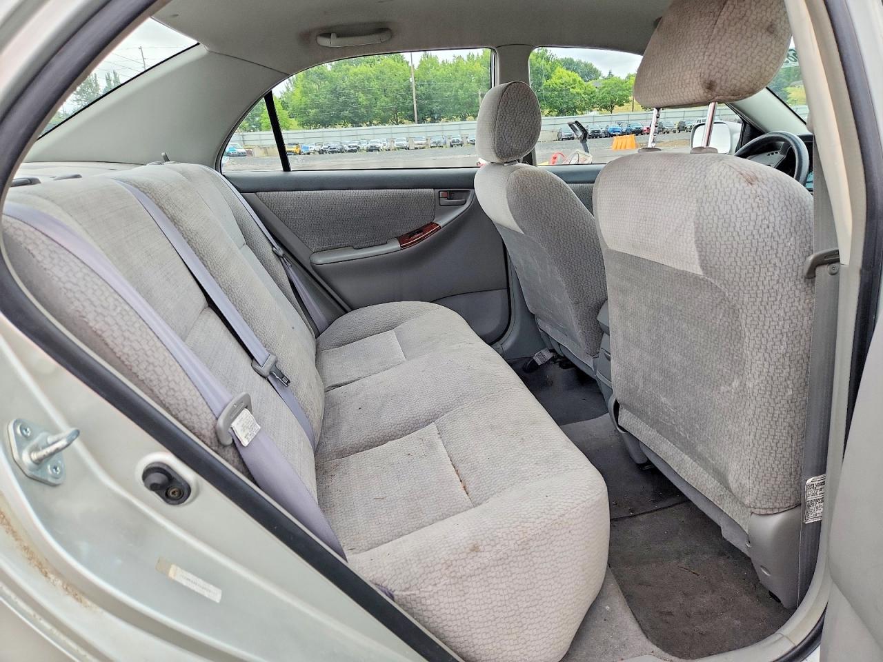 2004 Toyota Corolla Le Silver vin: JTDBR38EX42023117
