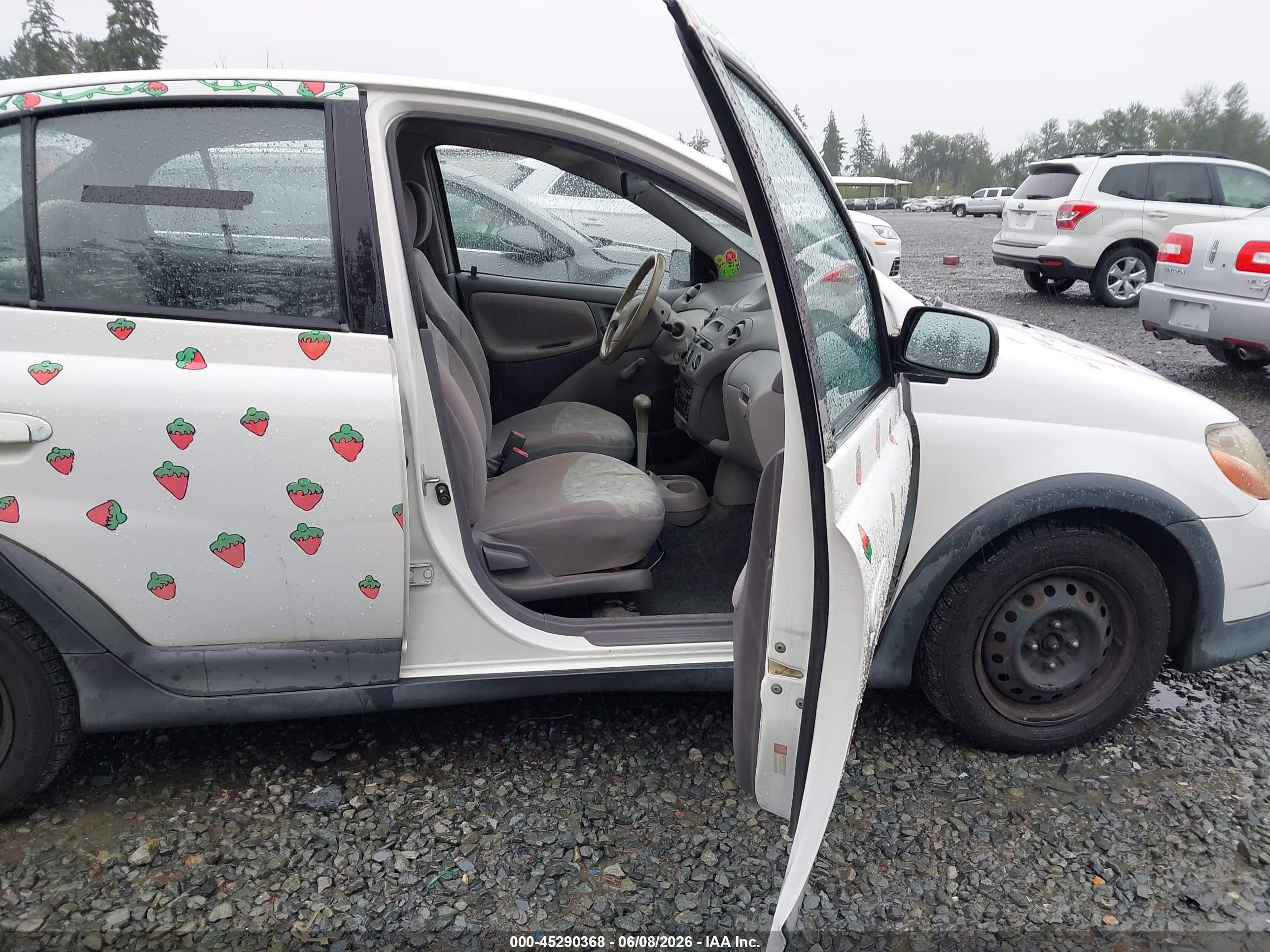 2001 Toyota Echo   White vin: JTDBT123110137639