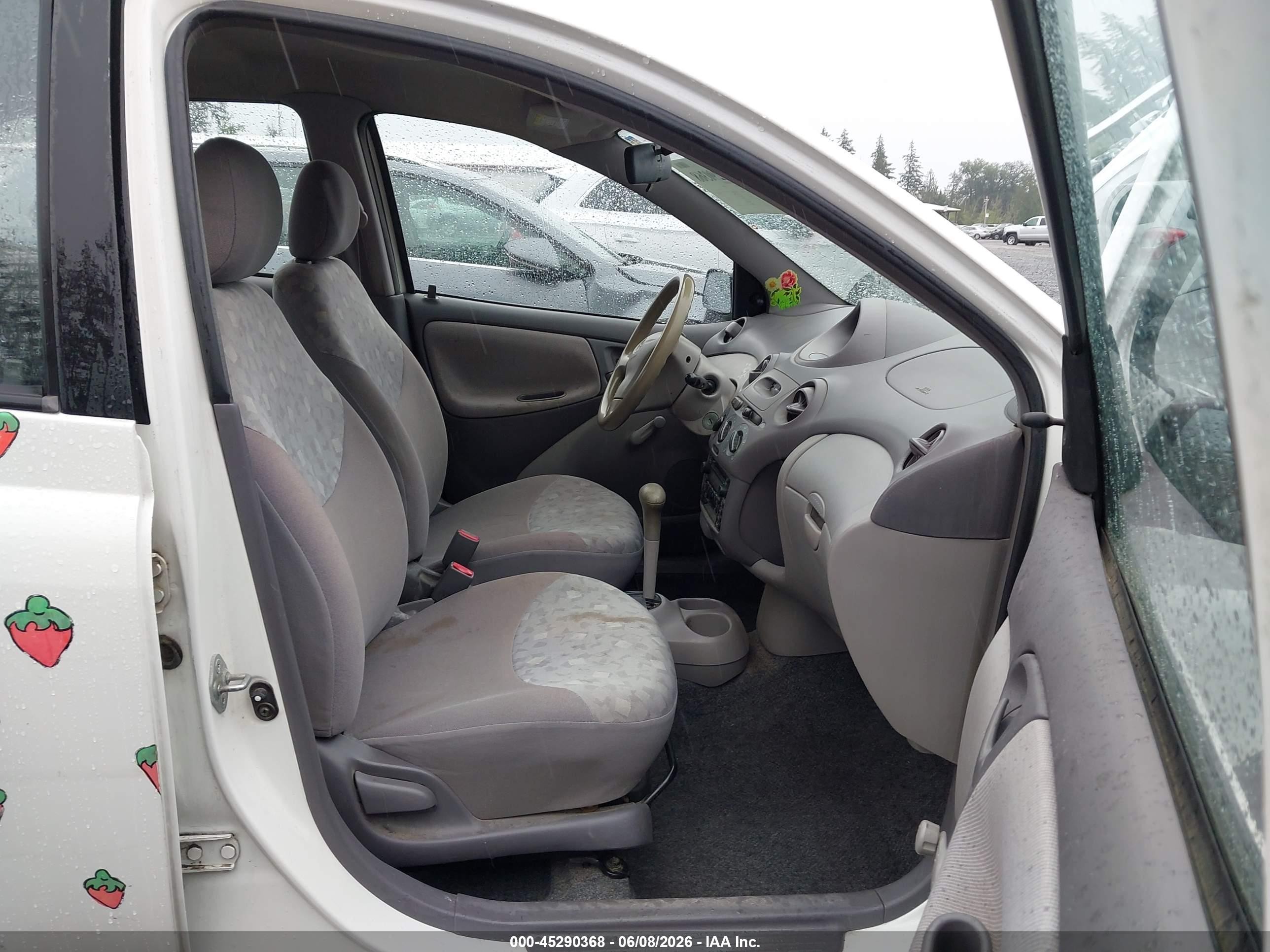 2001 Toyota Echo   White vin: JTDBT123110137639