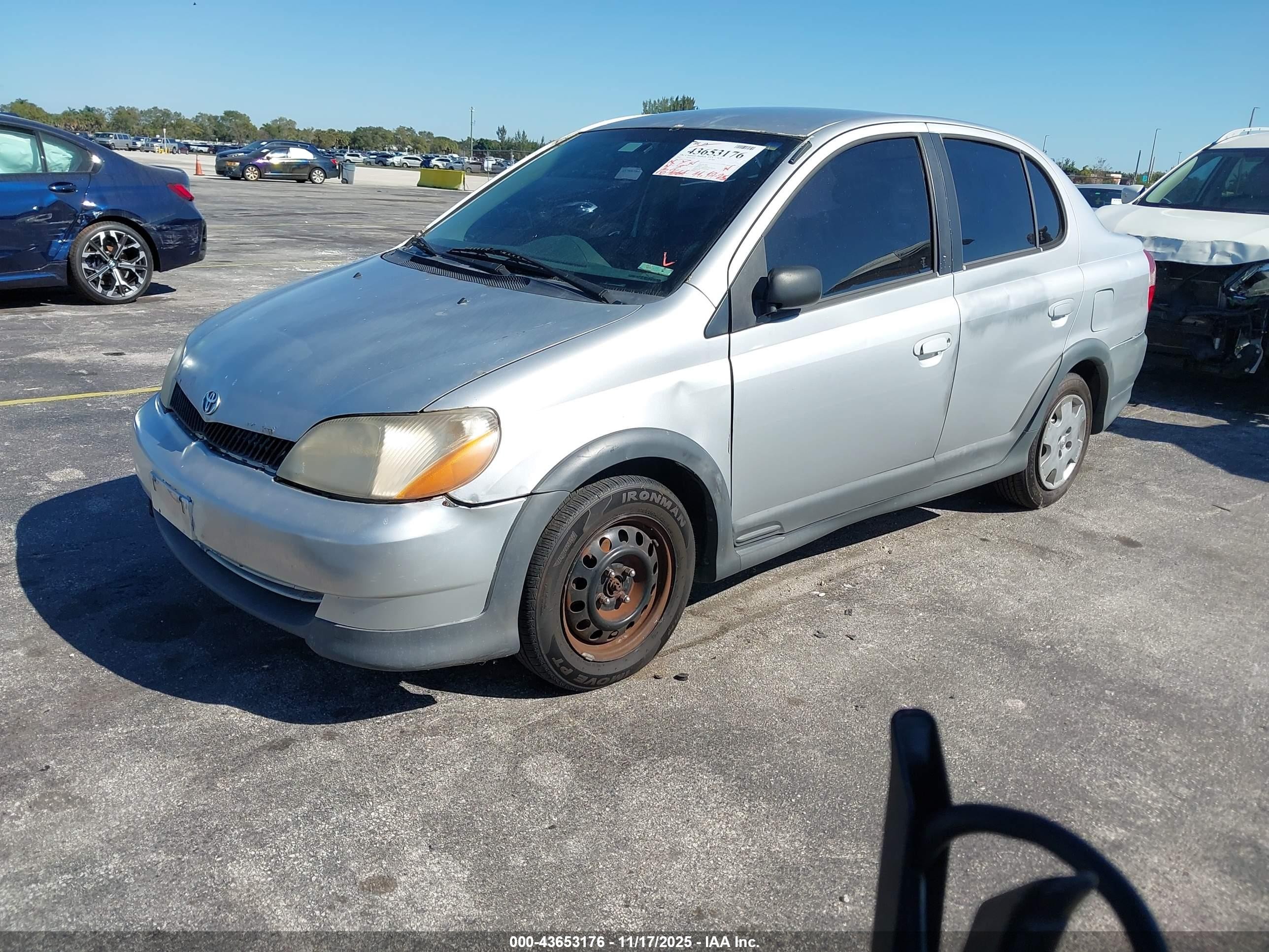 2002 Toyota Echo   Silver vin: JTDBT123120233577