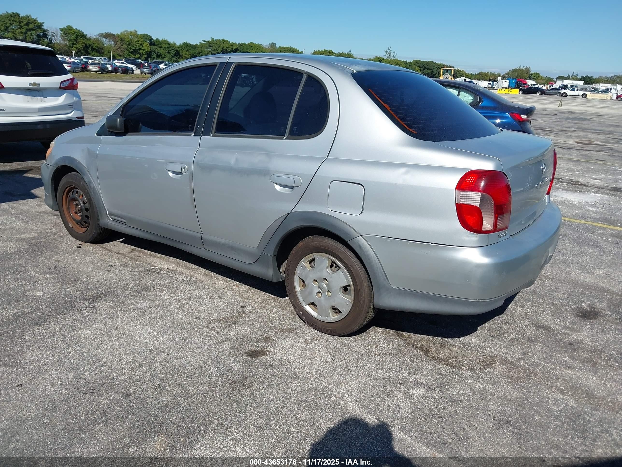 2002 Toyota Echo   Silver vin: JTDBT123120233577