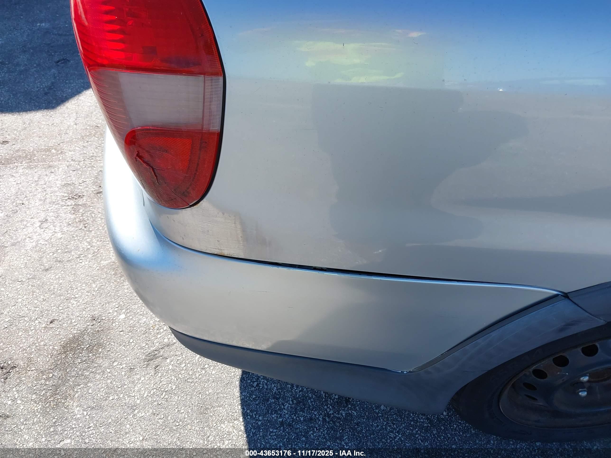 2002 Toyota Echo   Silver vin: JTDBT123120233577