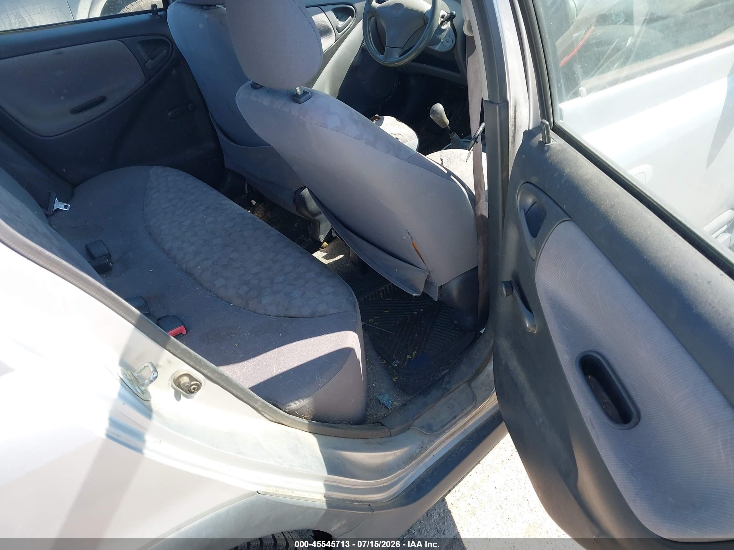 2002 Toyota Echo   Silver vin: JTDBT123120246068