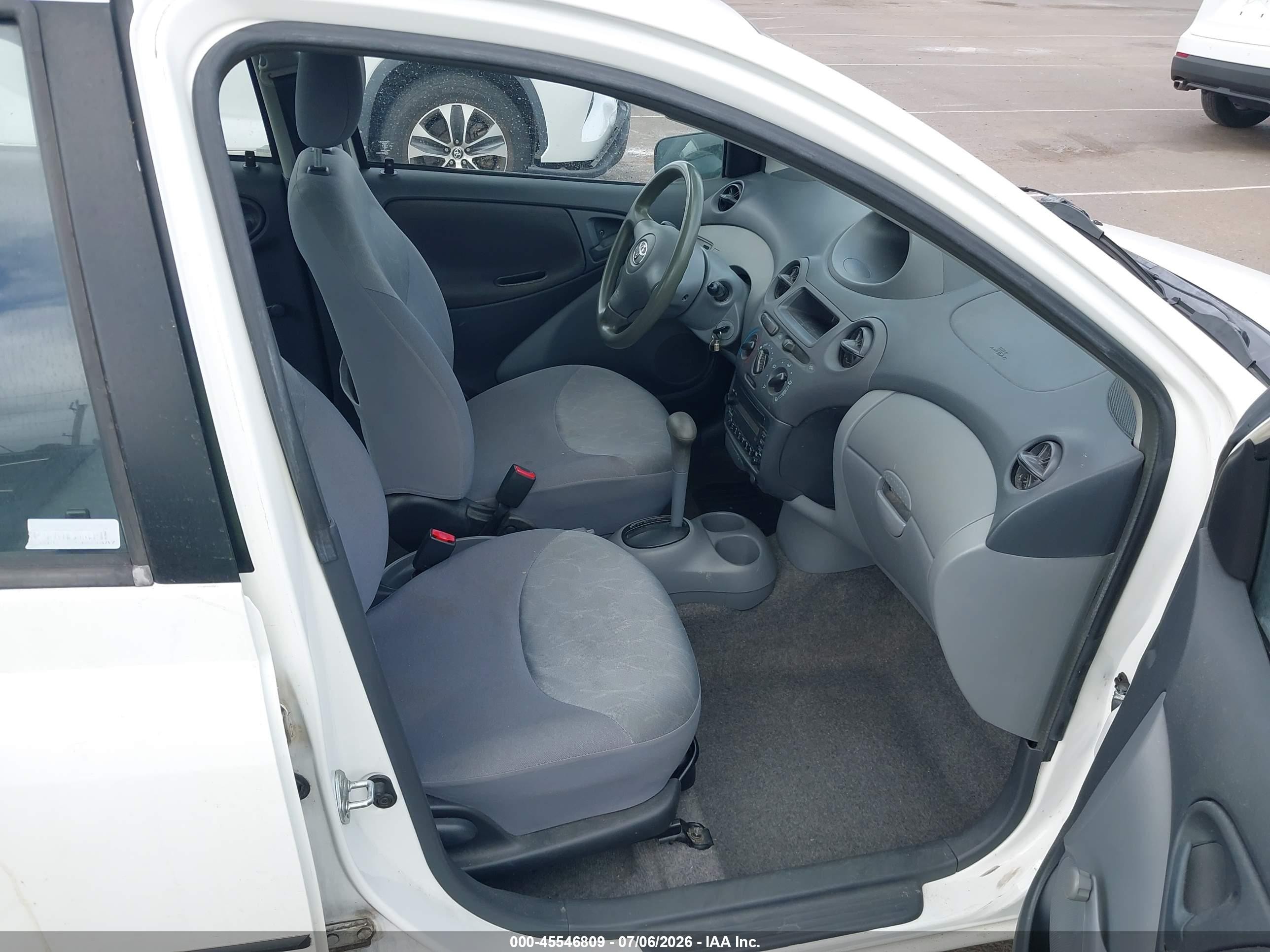 2003 Toyota Echo   White vin: JTDBT123130271487