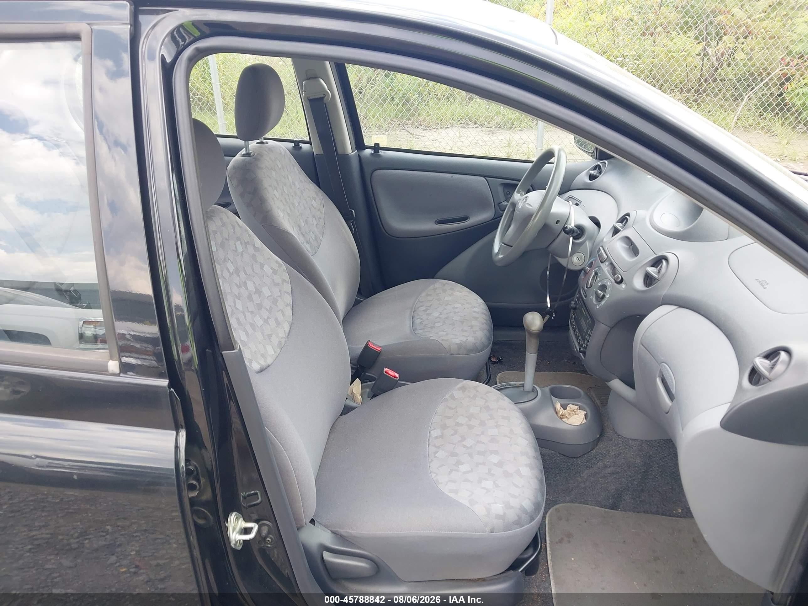 2000 Toyota Echo   Black vin: JTDBT1231Y0010609