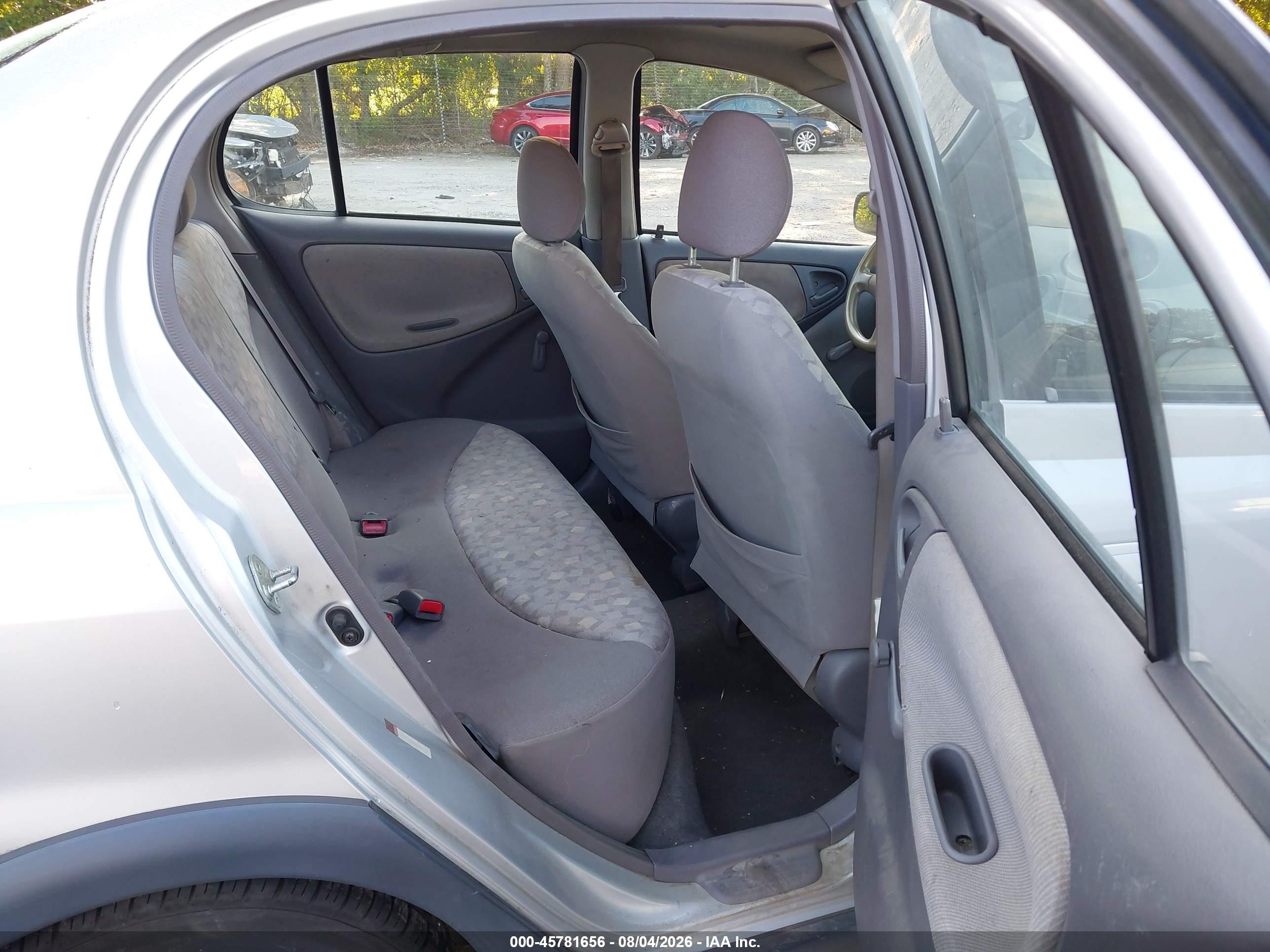 2002 Toyota Echo   Silver vin: JTDBT123225025517