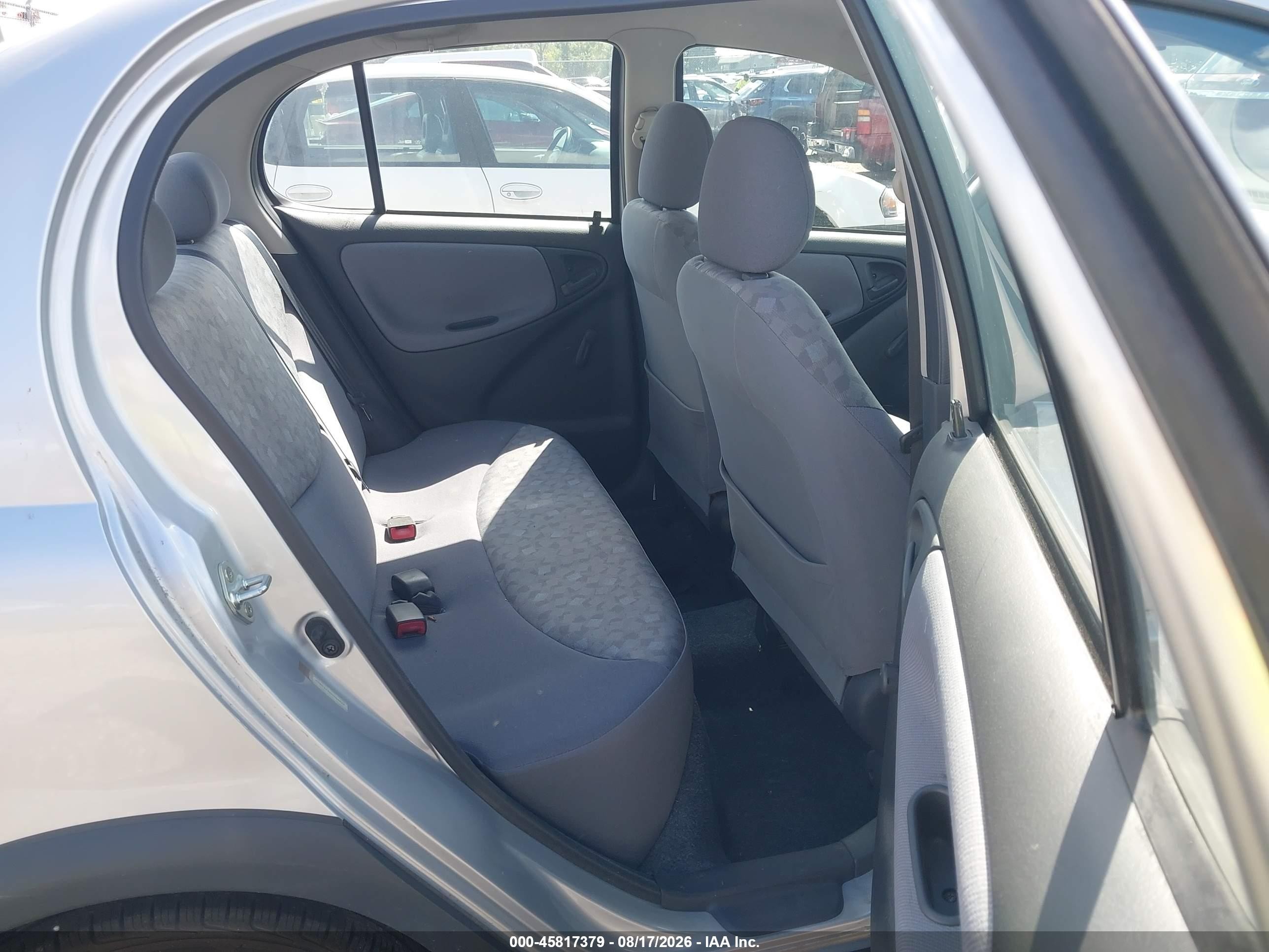 2000 Toyota Echo   Silver vin: JTDBT1232Y0064422