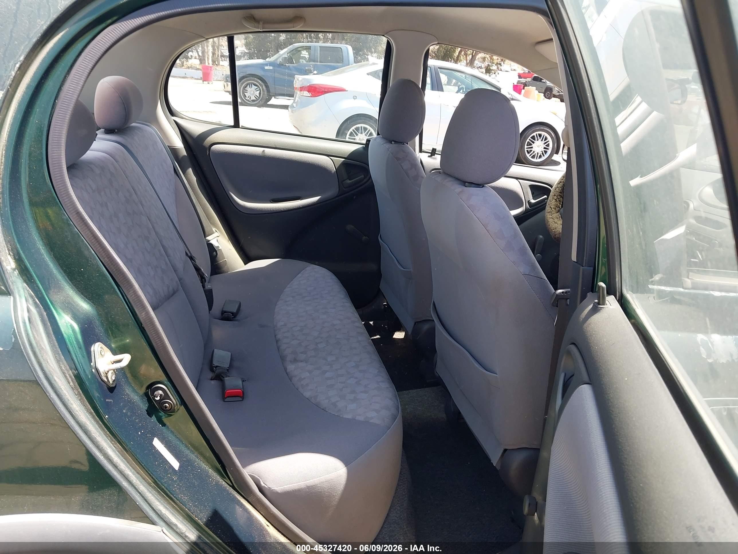2000 Toyota Echo   Green vin: JTDBT1232Y0071757